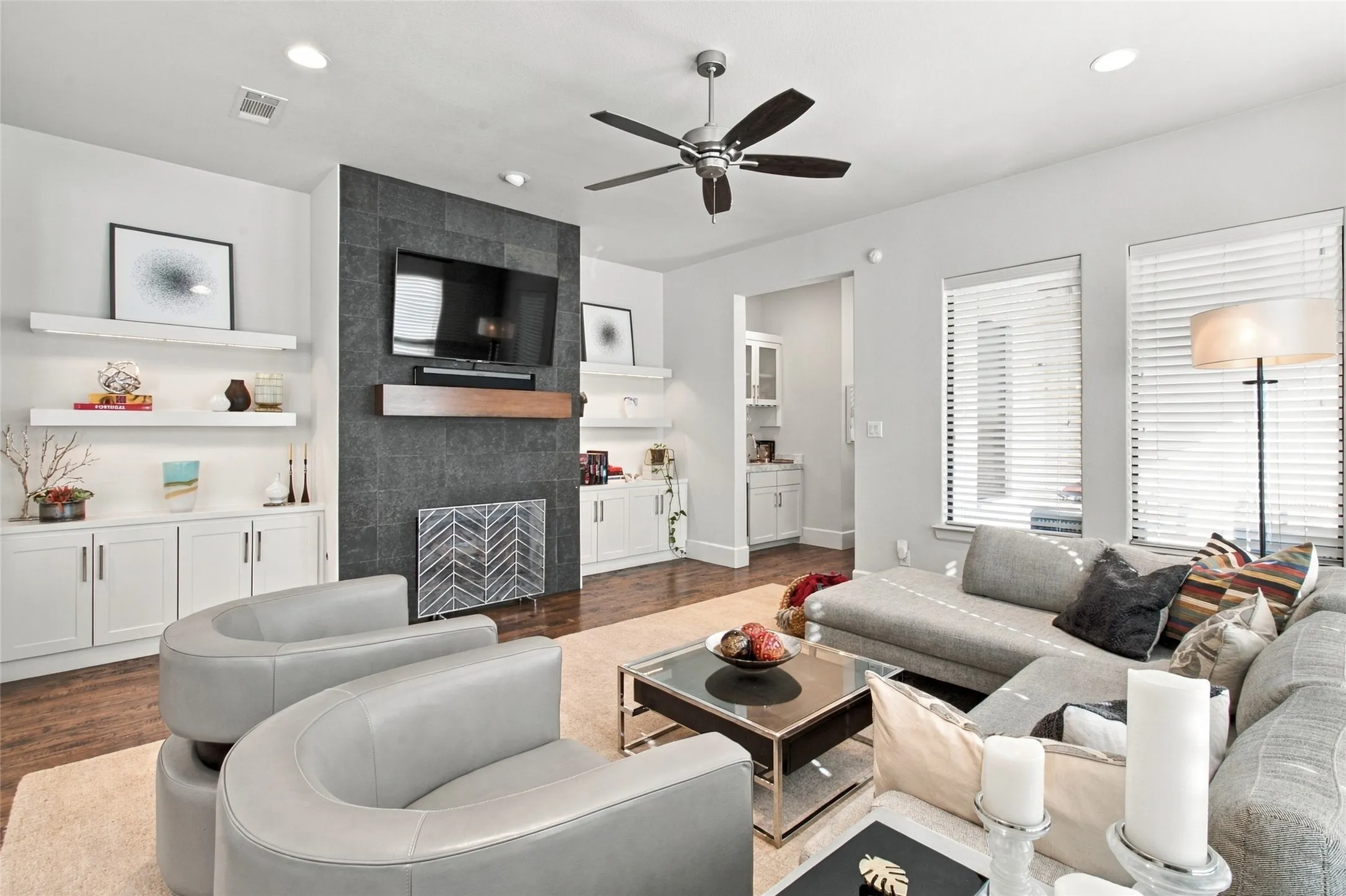 Single Family Residence For Rent in Dallas County , 5539 Ellsworth Avenue, Dallas, Texas 75206, 3 Bedroom, 3 Bathroom, 2 Garage spaces, 2,789 Sqft, built in 2015, mls#21387004, Real Estate Agent in Dallas, Homes For Rent in Dallas county, Homes For Rent in Dallas, Realtor in Dallas Texas, Real Estate Brokerage Independent Realty Texas, Luminita Cordes Realtor