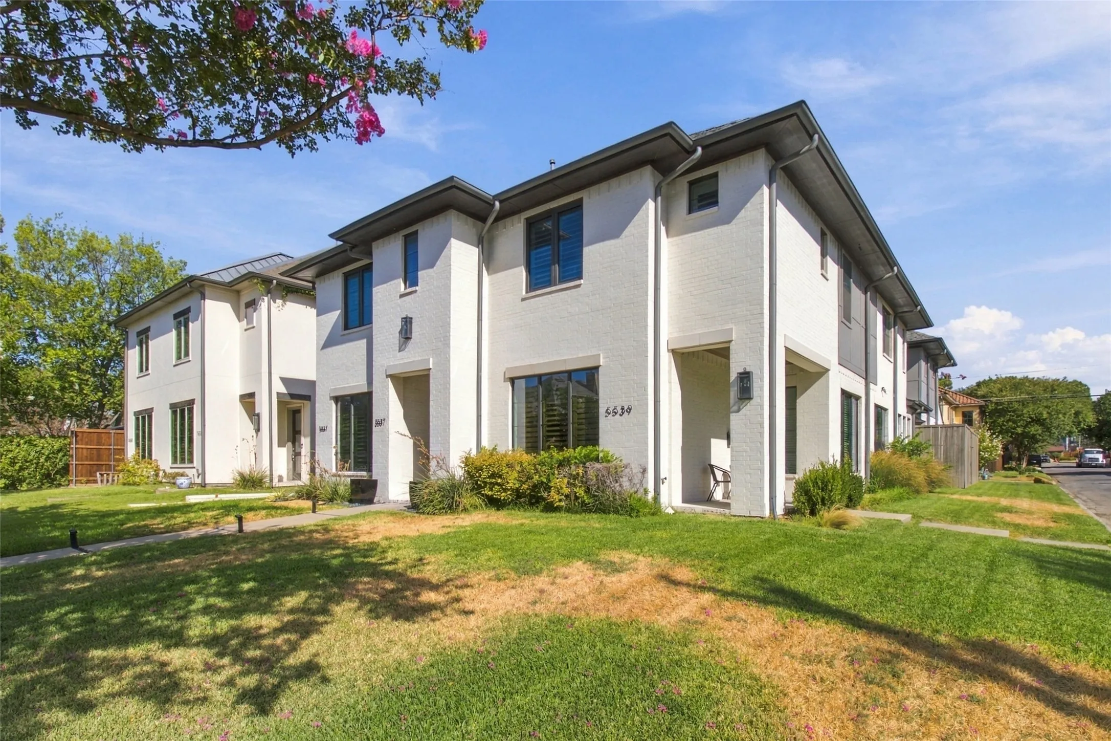 Single Family Residence For Rent in Dallas County , 5539 Ellsworth Avenue, Dallas, Texas 75206, 3 Bedroom, 3 Bathroom, 2 Garage spaces, 2,789 Sqft, built in 2015, mls#21387004, Real Estate Agent in Dallas, Homes For Rent in Dallas county, Homes For Rent in Dallas, Realtor in Dallas Texas, Real Estate Brokerage Independent Realty Texas, Luminita Cordes Realtor