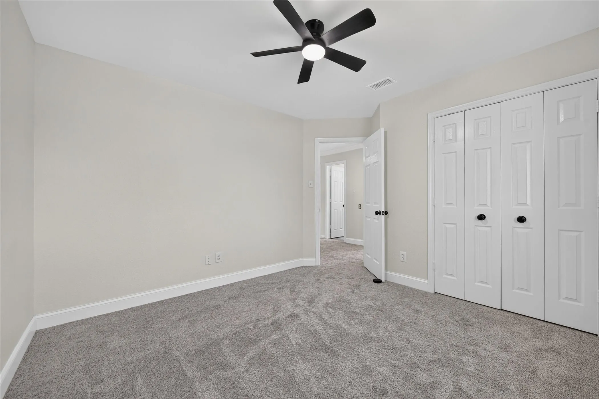 Single Family Residence For Sale in Denton County , 2014 Choctaw Ridge Drive, Lewisville, Texas 75067, 4 Bedroom, 3 Bathroom, 2 Garage spaces, 2,204 Sqft, built in 1991, mls#21389271, Real Estate Agent in Lewisville, Homes For Sale in Denton county, Homes For Sale in Lewisville, Realtor in Lewisville Texas, Real Estate Brokerage Independent Realty Texas, Luminita Cordes Realtor
