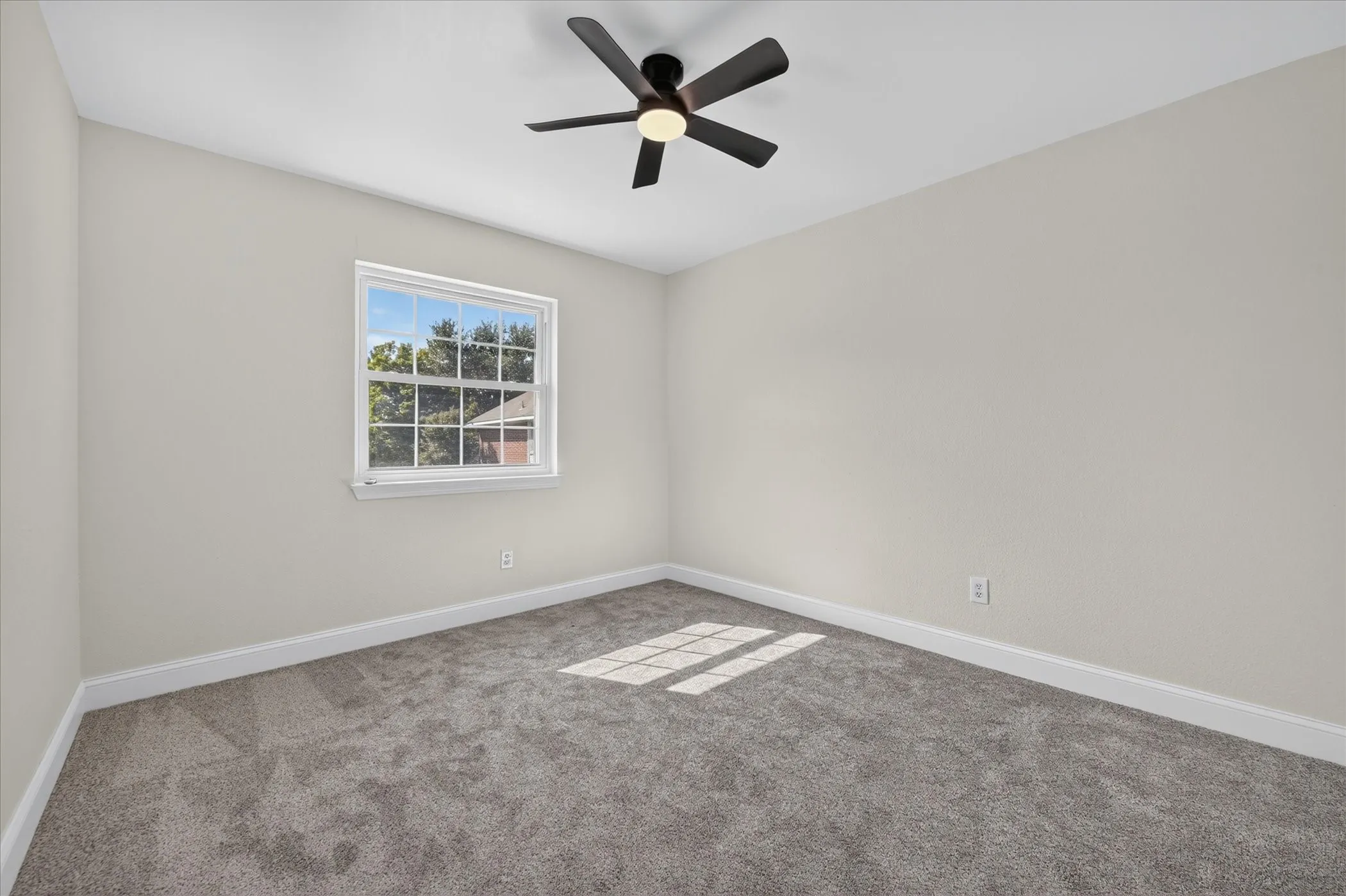 Single Family Residence For Sale in Denton County , 2014 Choctaw Ridge Drive, Lewisville, Texas 75067, 4 Bedroom, 3 Bathroom, 2 Garage spaces, 2,204 Sqft, built in 1991, mls#21389271, Real Estate Agent in Lewisville, Homes For Sale in Denton county, Homes For Sale in Lewisville, Realtor in Lewisville Texas, Real Estate Brokerage Independent Realty Texas, Luminita Cordes Realtor