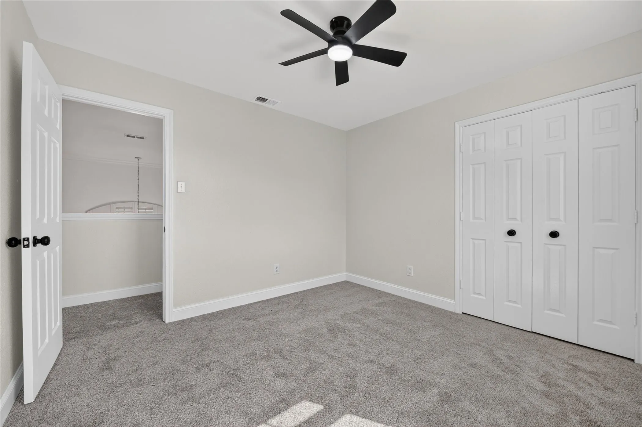 Single Family Residence For Sale in Denton County , 2014 Choctaw Ridge Drive, Lewisville, Texas 75067, 4 Bedroom, 3 Bathroom, 2 Garage spaces, 2,204 Sqft, built in 1991, mls#21389271, Real Estate Agent in Lewisville, Homes For Sale in Denton county, Homes For Sale in Lewisville, Realtor in Lewisville Texas, Real Estate Brokerage Independent Realty Texas, Luminita Cordes Realtor