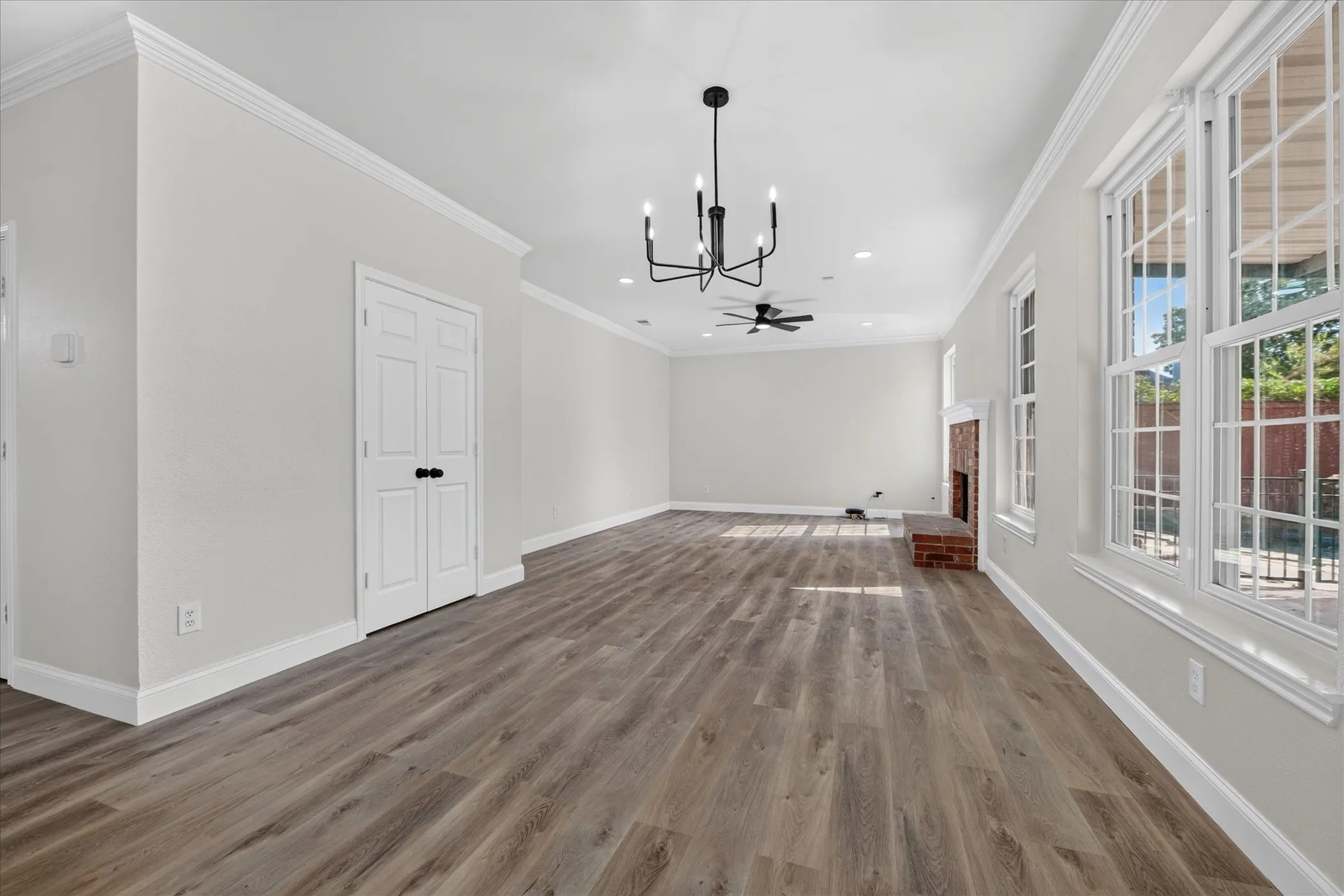Single Family Residence For Sale in Denton County , 2014 Choctaw Ridge Drive, Lewisville, Texas 75067, 4 Bedroom, 3 Bathroom, 2 Garage spaces, 2,204 Sqft, built in 1991, mls#21389271, Real Estate Agent in Lewisville, Homes For Sale in Denton county, Homes For Sale in Lewisville, Realtor in Lewisville Texas, Real Estate Brokerage Independent Realty Texas, Luminita Cordes Realtor
