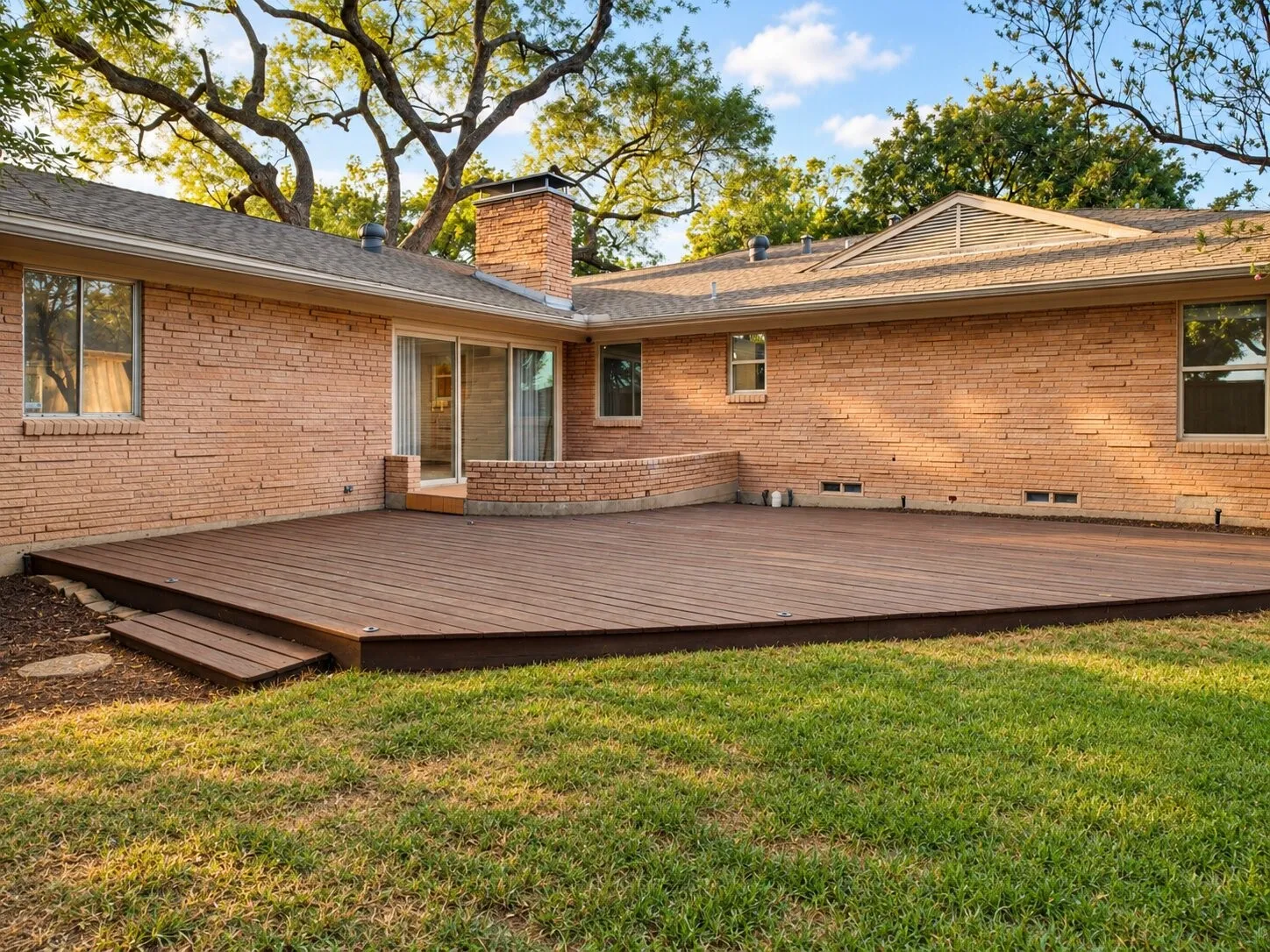 Single Family Residence For Sale in Dallas County , 3056 Randy Lane, Farmers Branch, Texas 75234, 3 Bedroom, 3 Bathroom, 2 Garage spaces, 1,965 Sqft, built in 1960, mls#21346051, Real Estate Agent in Farmers Branch, Homes For Sale in Dallas county, Homes For Sale in Farmers Branch, Realtor in Farmers Branch Texas, Real Estate Brokerage Independent Realty Texas, Luminita Cordes Realtor