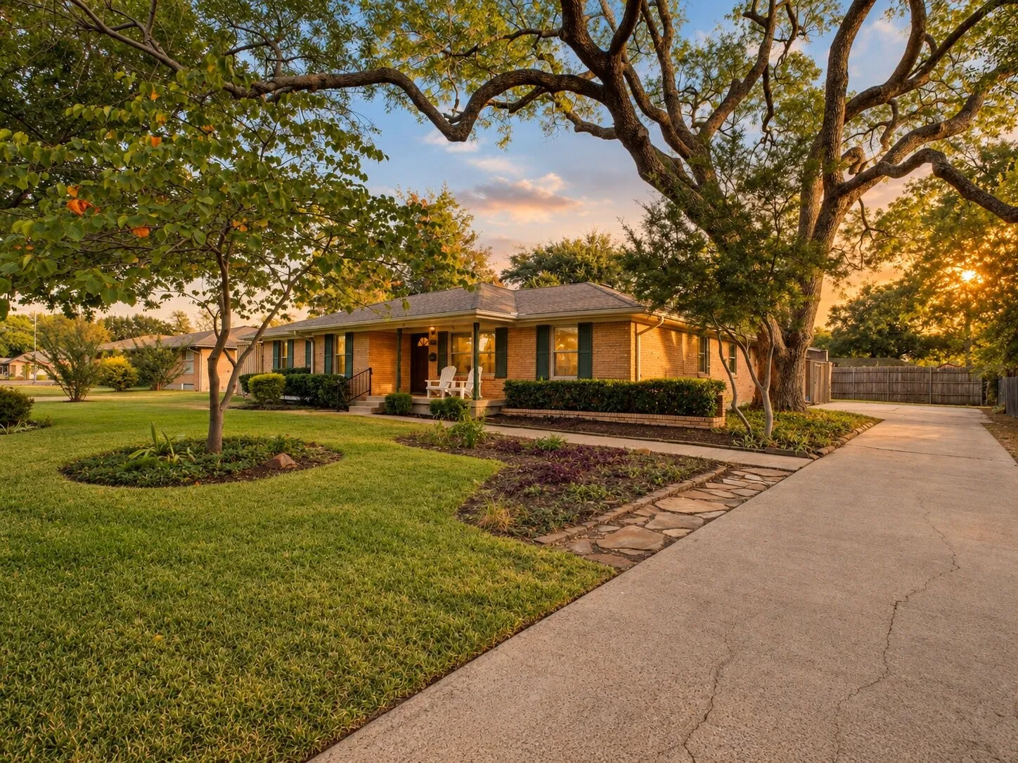 Single Family Residence For Sale in Dallas County , 3056 Randy Lane, Farmers Branch, Texas 75234, 3 Bedroom, 3 Bathroom, 2 Garage spaces, 1,965 Sqft, built in 1960, mls#21346051, Real Estate Agent in Farmers Branch, Homes For Sale in Dallas county, Homes For Sale in Farmers Branch, Realtor in Farmers Branch Texas, Real Estate Brokerage Independent Realty Texas, Luminita Cordes Realtor