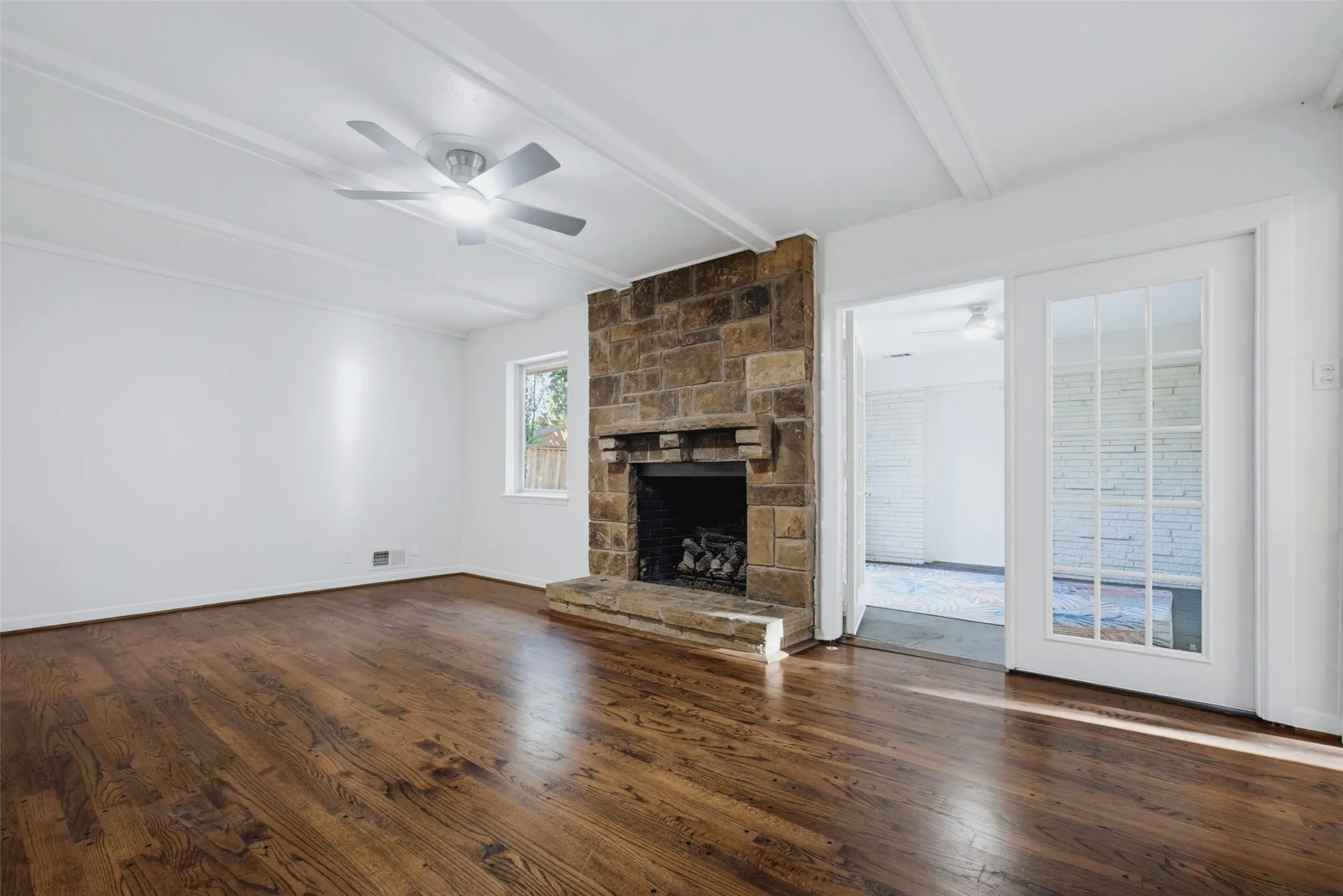 Single Family Residence For Sale in Dallas County , 3056 Randy Lane, Farmers Branch, Texas 75234, 3 Bedroom, 3 Bathroom, 2 Garage spaces, 1,965 Sqft, built in 1960, mls#21346051, Real Estate Agent in Farmers Branch, Homes For Sale in Dallas county, Homes For Sale in Farmers Branch, Realtor in Farmers Branch Texas, Real Estate Brokerage Independent Realty Texas, Luminita Cordes Realtor