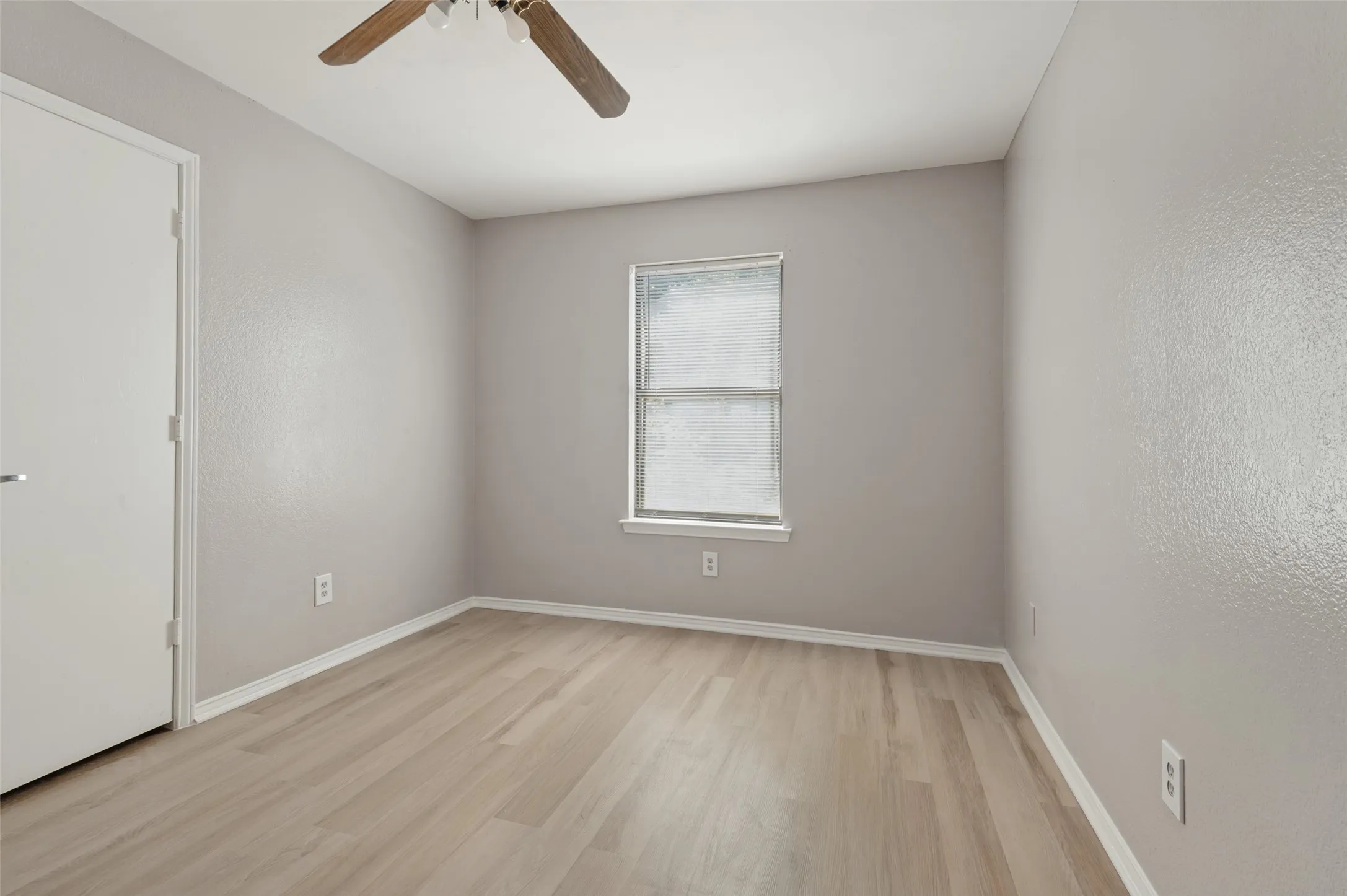 Single Family Residence For Rent in Dallas County , 1003 Stewart Avenue, Duncanville, Texas 75137, 3 Bedroom, 2 Bathroom, 2 Garage spaces, 1,196 Sqft, built in 1985, mls#21298603, Real Estate Agent in Duncanville, Homes For Rent in Dallas county, Homes For Rent in Duncanville, Realtor in Duncanville Texas, Real Estate Brokerage Independent Realty Texas, Luminita Cordes Realtor