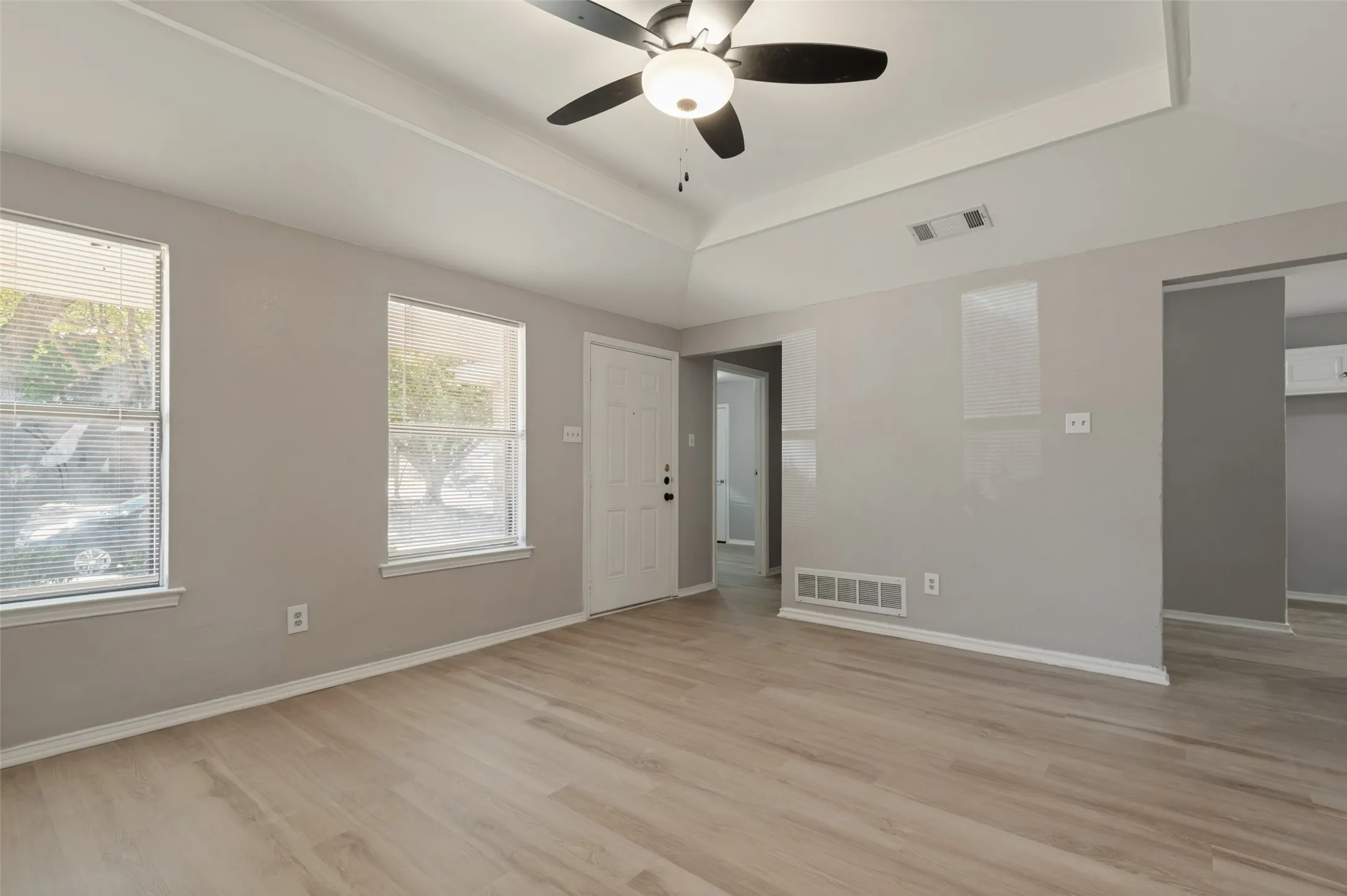 Single Family Residence For Rent in Dallas County , 1003 Stewart Avenue, Duncanville, Texas 75137, 3 Bedroom, 2 Bathroom, 2 Garage spaces, 1,196 Sqft, built in 1985, mls#21298603, Real Estate Agent in Duncanville, Homes For Rent in Dallas county, Homes For Rent in Duncanville, Realtor in Duncanville Texas, Real Estate Brokerage Independent Realty Texas, Luminita Cordes Realtor
