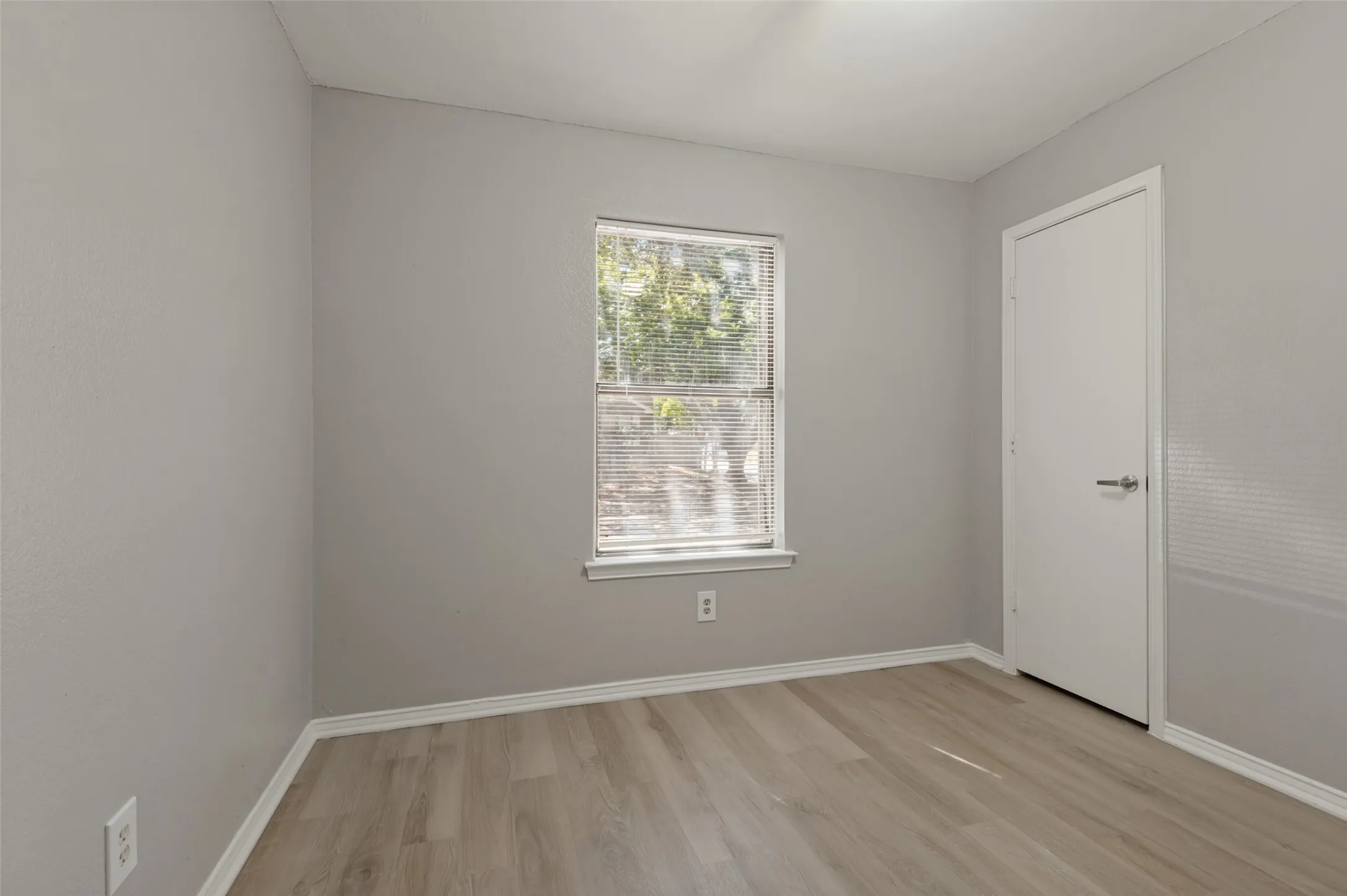 Single Family Residence For Rent in Dallas County , 1003 Stewart Avenue, Duncanville, Texas 75137, 3 Bedroom, 2 Bathroom, 2 Garage spaces, 1,196 Sqft, built in 1985, mls#21298603, Real Estate Agent in Duncanville, Homes For Rent in Dallas county, Homes For Rent in Duncanville, Realtor in Duncanville Texas, Real Estate Brokerage Independent Realty Texas, Luminita Cordes Realtor
