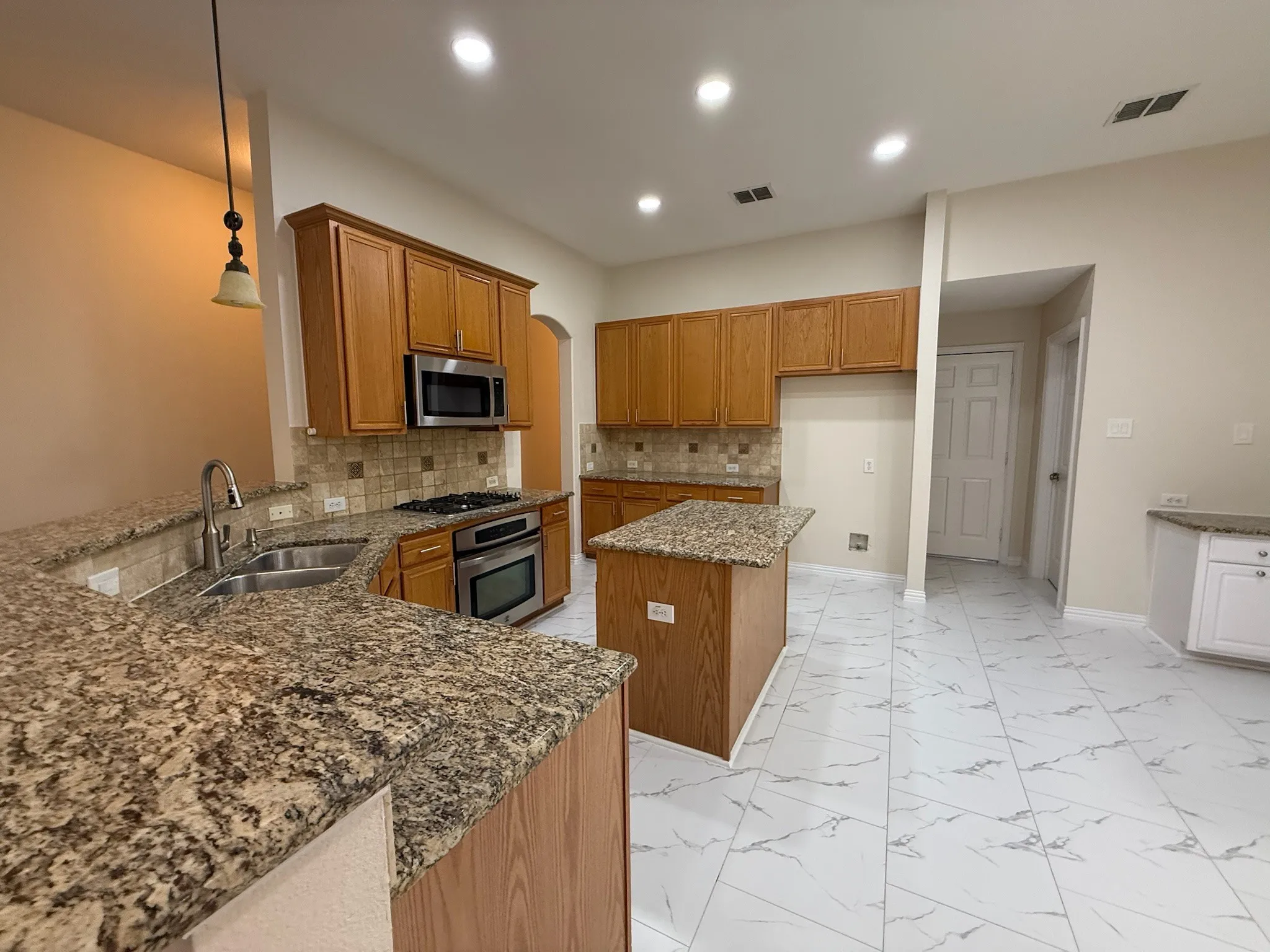 Single Family Residence For Sale in Denton County , 131 Fallkirk Drive, Coppell, Texas 75019, 4 Bedroom, 2 Bathroom, 2 Garage spaces, 2,356 Sqft, built in 2001, mls#21382335, Real Estate Agent in Coppell, Homes For Sale in Denton county, Homes For Sale in Coppell, Realtor in Coppell Texas, Real Estate Brokerage Independent Realty Texas, Luminita Cordes Realtor