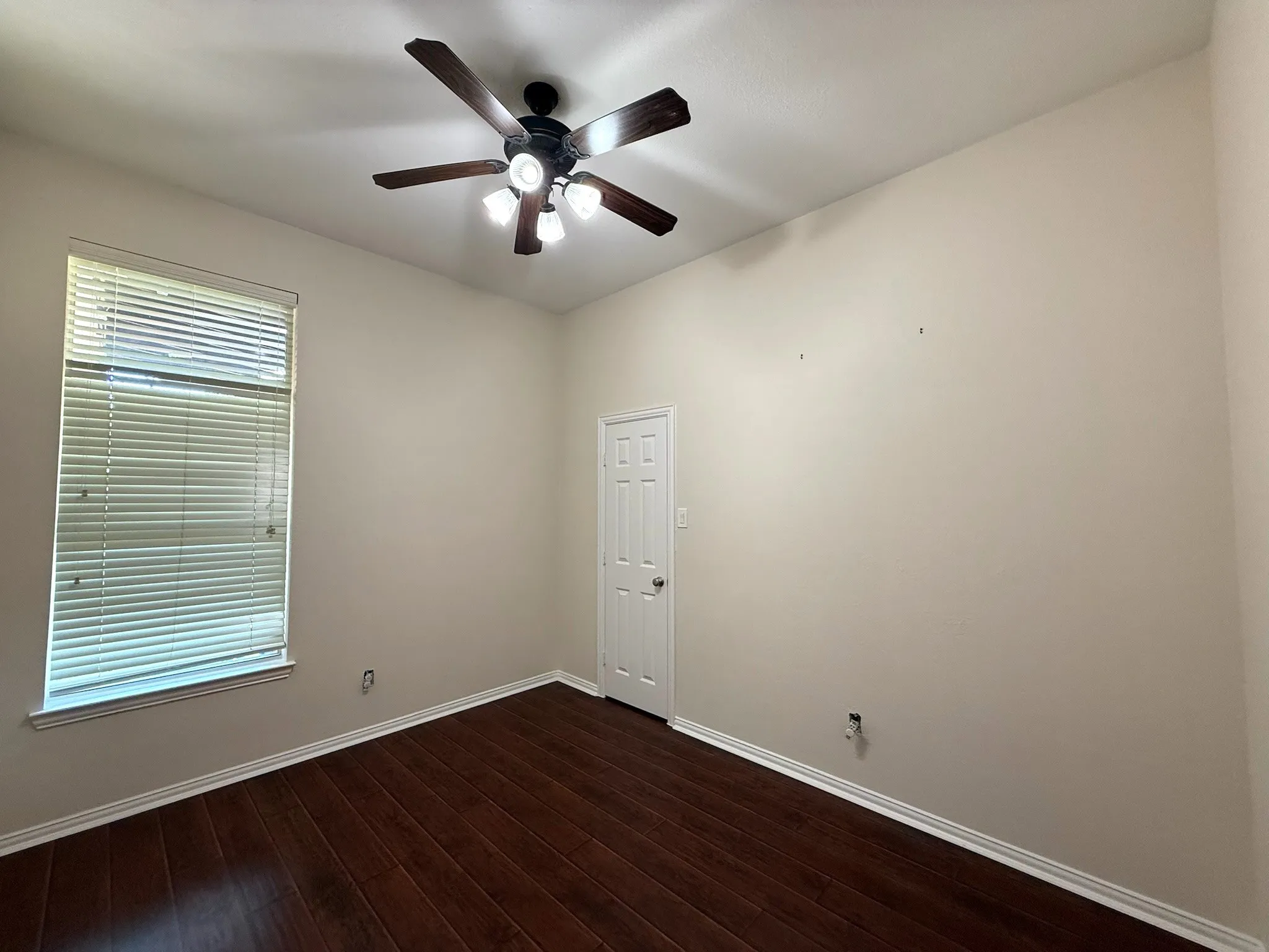 Single Family Residence For Sale in Denton County , 131 Fallkirk Drive, Coppell, Texas 75019, 4 Bedroom, 2 Bathroom, 2 Garage spaces, 2,356 Sqft, built in 2001, mls#21382335, Real Estate Agent in Coppell, Homes For Sale in Denton county, Homes For Sale in Coppell, Realtor in Coppell Texas, Real Estate Brokerage Independent Realty Texas, Luminita Cordes Realtor