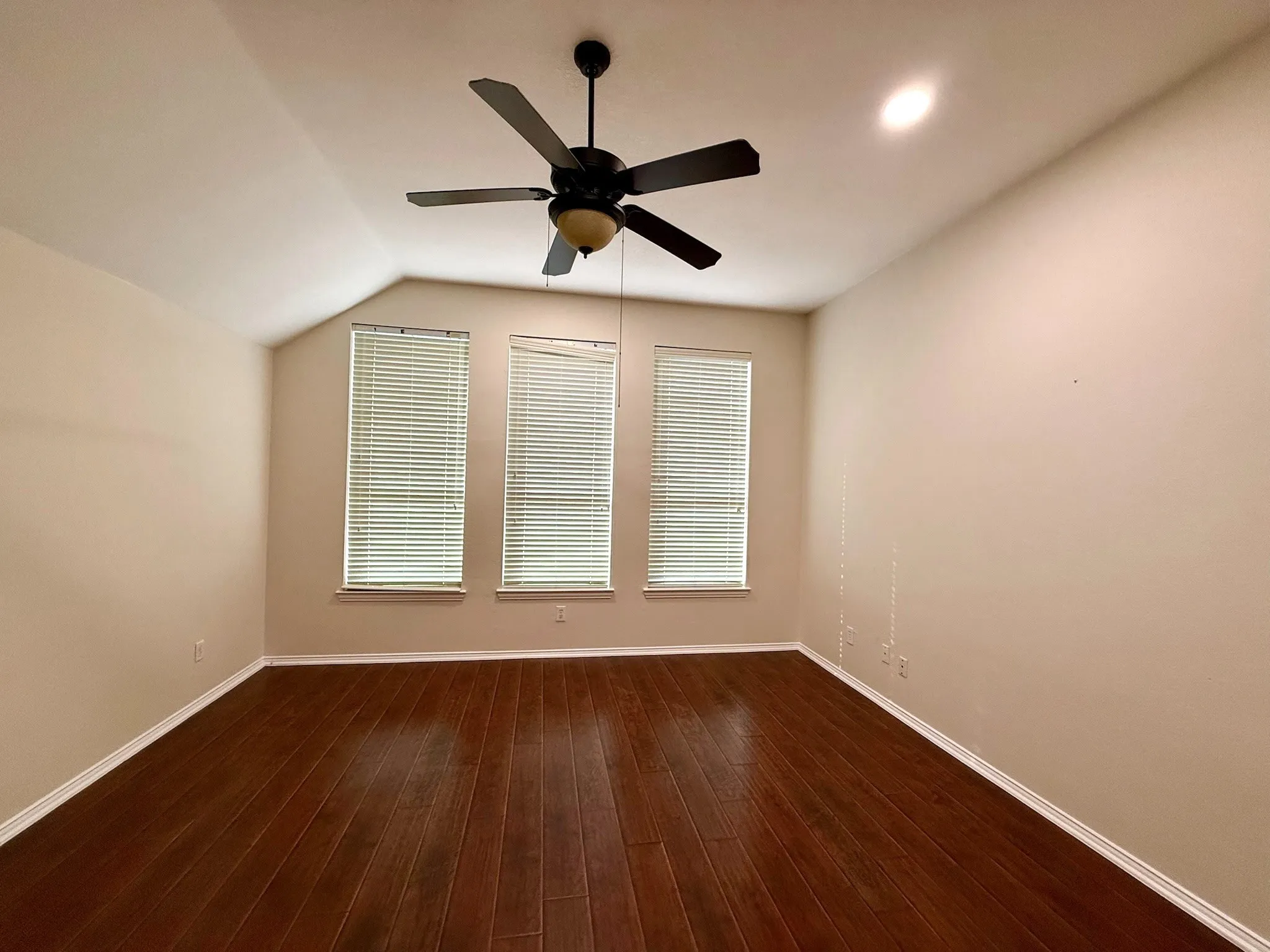 Single Family Residence For Sale in Denton County , 131 Fallkirk Drive, Coppell, Texas 75019, 4 Bedroom, 2 Bathroom, 2 Garage spaces, 2,356 Sqft, built in 2001, mls#21382335, Real Estate Agent in Coppell, Homes For Sale in Denton county, Homes For Sale in Coppell, Realtor in Coppell Texas, Real Estate Brokerage Independent Realty Texas, Luminita Cordes Realtor