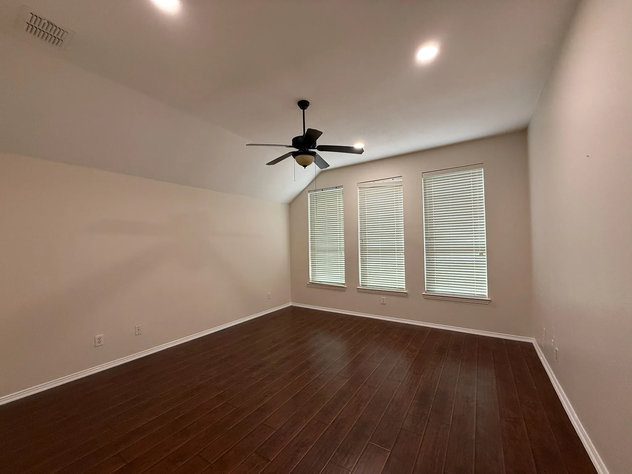 Single Family Residence For Sale in Denton County , 131 Fallkirk Drive, Coppell, Texas 75019, 4 Bedroom, 2 Bathroom, 2 Garage spaces, 2,356 Sqft, built in 2001, mls#21382335, Real Estate Agent in Coppell, Homes For Sale in Denton county, Homes For Sale in Coppell, Realtor in Coppell Texas, Real Estate Brokerage Independent Realty Texas, Luminita Cordes Realtor