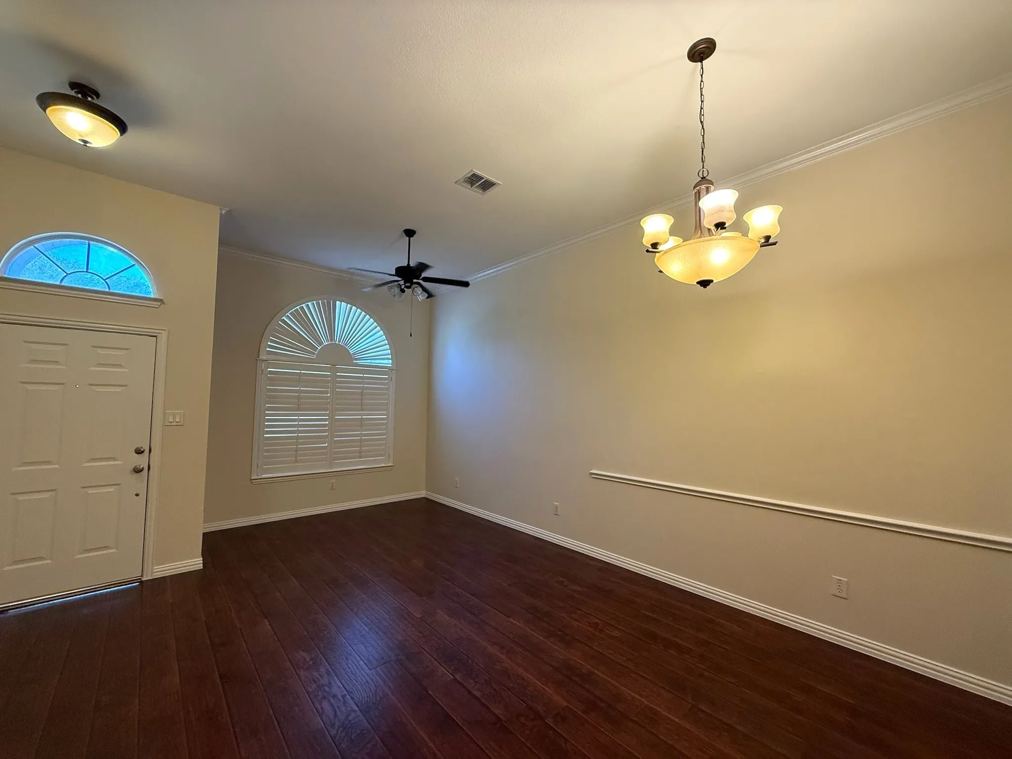 Single Family Residence For Sale in Denton County , 131 Fallkirk Drive, Coppell, Texas 75019, 4 Bedroom, 2 Bathroom, 2 Garage spaces, 2,356 Sqft, built in 2001, mls#21382335, Real Estate Agent in Coppell, Homes For Sale in Denton county, Homes For Sale in Coppell, Realtor in Coppell Texas, Real Estate Brokerage Independent Realty Texas, Luminita Cordes Realtor