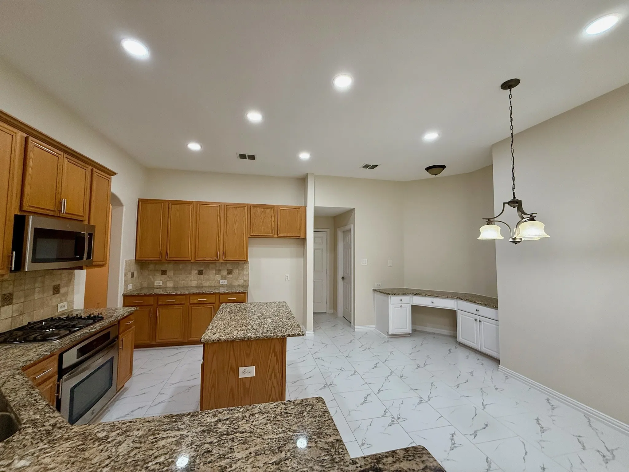 Single Family Residence For Sale in Denton County , 131 Fallkirk Drive, Coppell, Texas 75019, 4 Bedroom, 2 Bathroom, 2 Garage spaces, 2,356 Sqft, built in 2001, mls#21382335, Real Estate Agent in Coppell, Homes For Sale in Denton county, Homes For Sale in Coppell, Realtor in Coppell Texas, Real Estate Brokerage Independent Realty Texas, Luminita Cordes Realtor