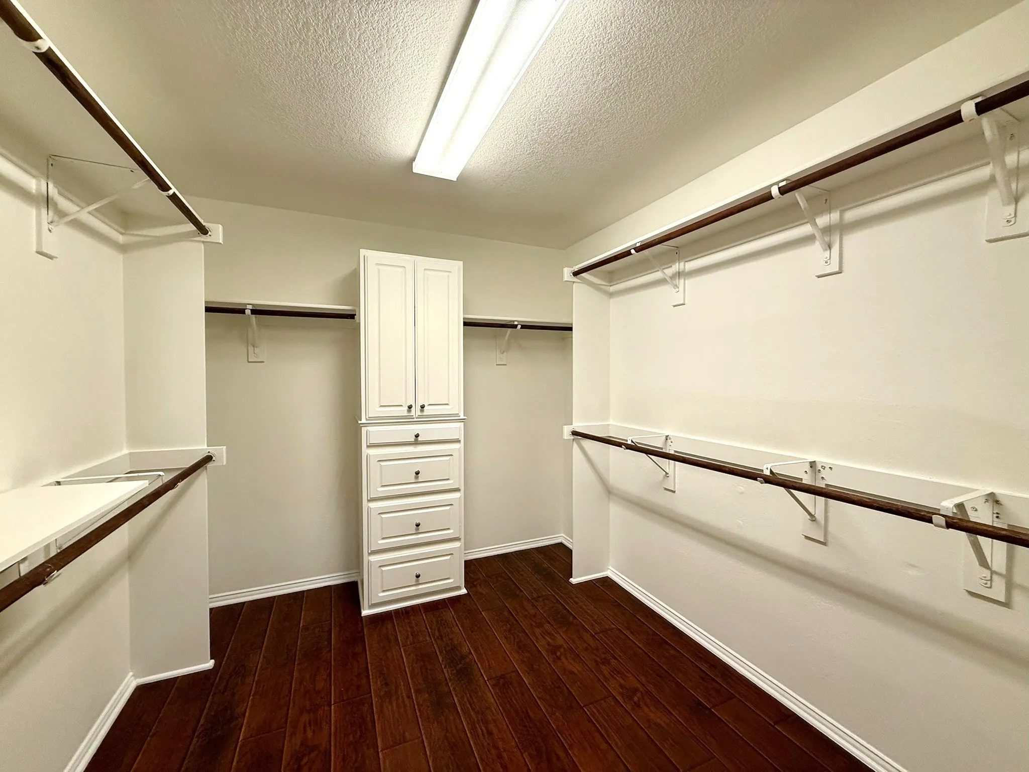 Single Family Residence For Sale in Denton County , 131 Fallkirk Drive, Coppell, Texas 75019, 4 Bedroom, 2 Bathroom, 2 Garage spaces, 2,356 Sqft, built in 2001, mls#21382335, Real Estate Agent in Coppell, Homes For Sale in Denton county, Homes For Sale in Coppell, Realtor in Coppell Texas, Real Estate Brokerage Independent Realty Texas, Luminita Cordes Realtor