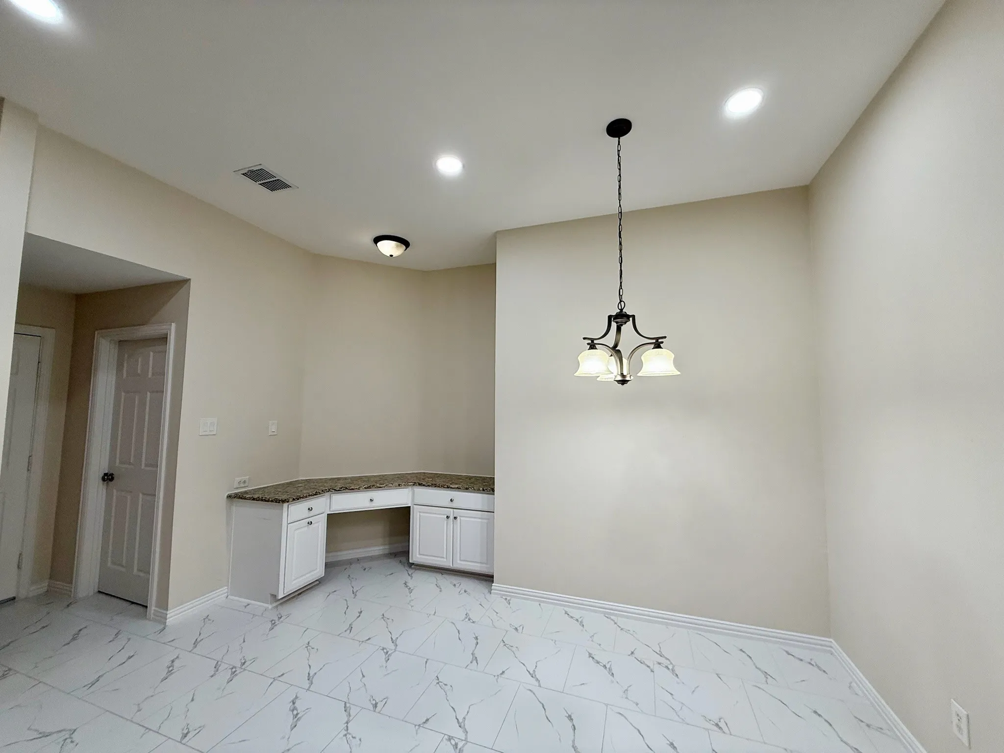 Single Family Residence For Sale in Denton County , 131 Fallkirk Drive, Coppell, Texas 75019, 4 Bedroom, 2 Bathroom, 2 Garage spaces, 2,356 Sqft, built in 2001, mls#21382335, Real Estate Agent in Coppell, Homes For Sale in Denton county, Homes For Sale in Coppell, Realtor in Coppell Texas, Real Estate Brokerage Independent Realty Texas, Luminita Cordes Realtor