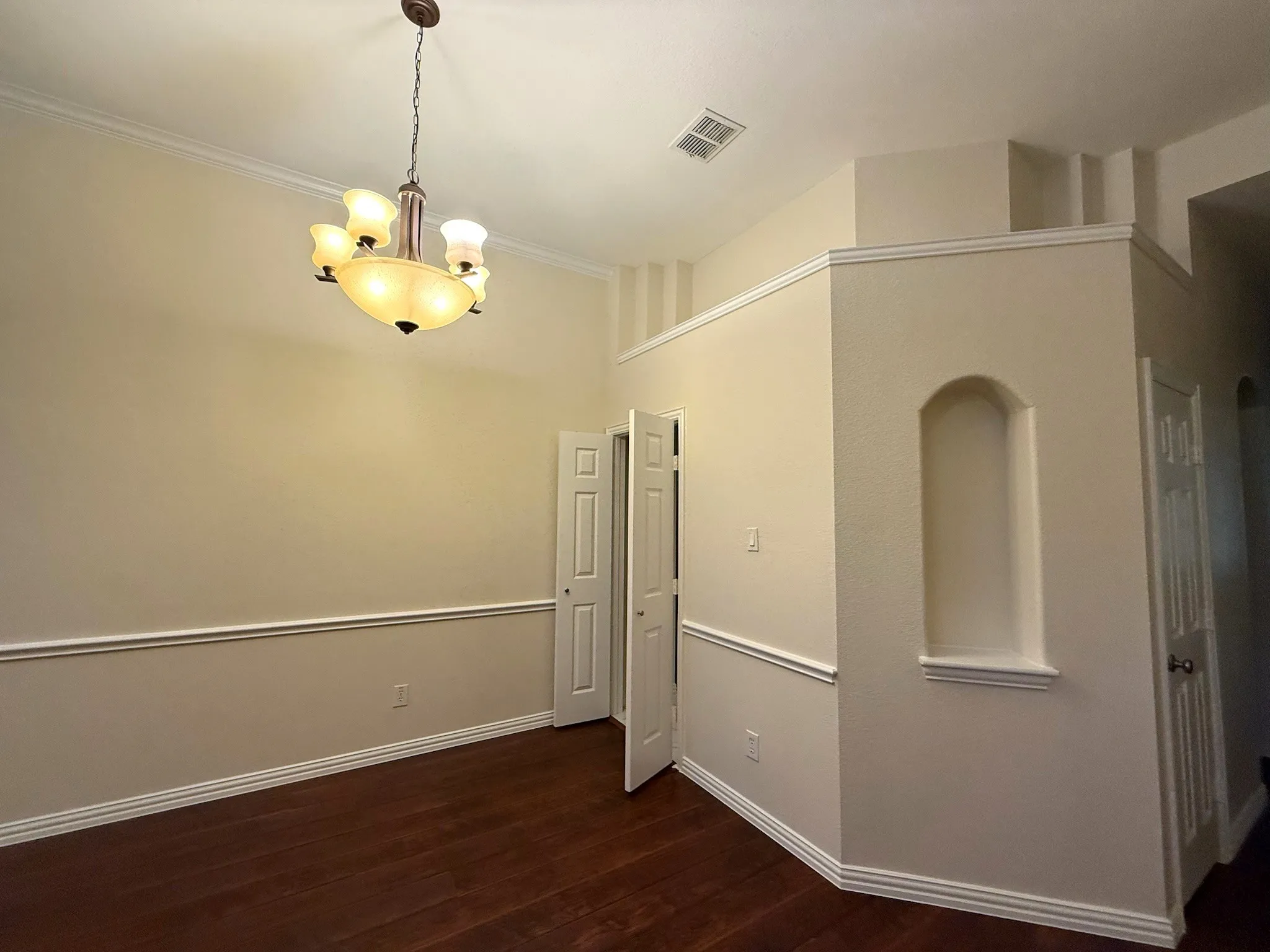 Single Family Residence For Sale in Denton County , 131 Fallkirk Drive, Coppell, Texas 75019, 4 Bedroom, 2 Bathroom, 2 Garage spaces, 2,356 Sqft, built in 2001, mls#21382335, Real Estate Agent in Coppell, Homes For Sale in Denton county, Homes For Sale in Coppell, Realtor in Coppell Texas, Real Estate Brokerage Independent Realty Texas, Luminita Cordes Realtor