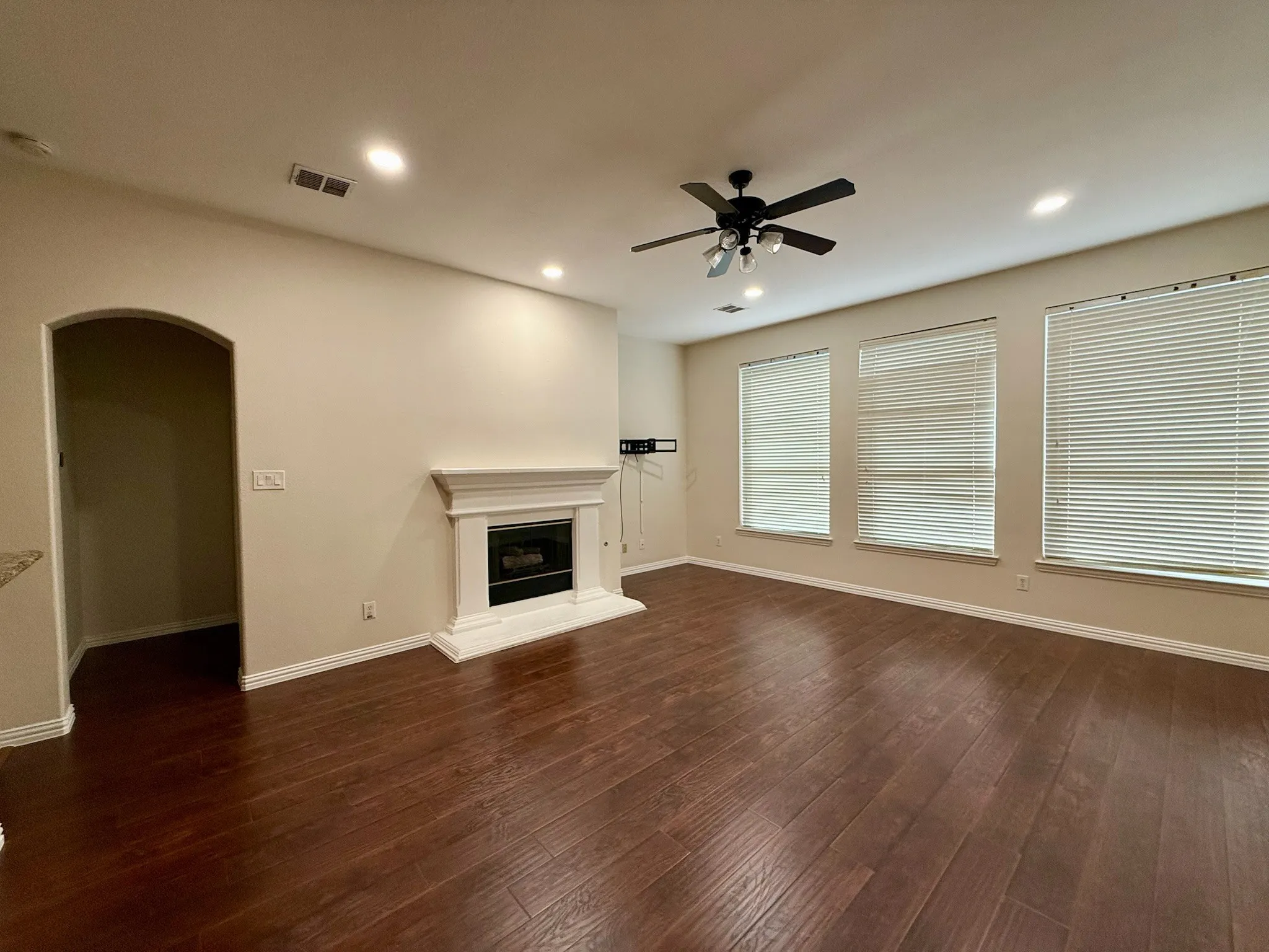 Single Family Residence For Sale in Denton County , 131 Fallkirk Drive, Coppell, Texas 75019, 4 Bedroom, 2 Bathroom, 2 Garage spaces, 2,356 Sqft, built in 2001, mls#21382335, Real Estate Agent in Coppell, Homes For Sale in Denton county, Homes For Sale in Coppell, Realtor in Coppell Texas, Real Estate Brokerage Independent Realty Texas, Luminita Cordes Realtor