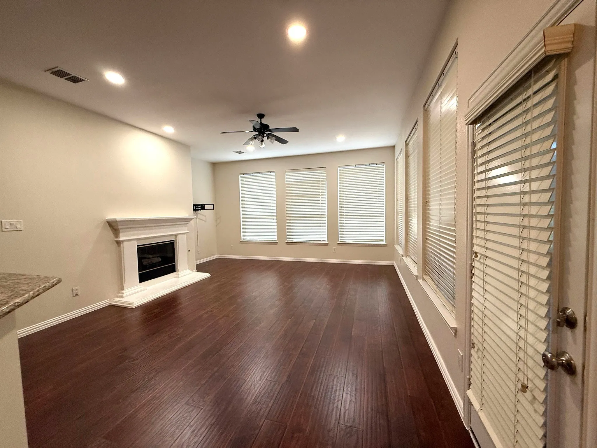 Single Family Residence For Sale in Denton County , 131 Fallkirk Drive, Coppell, Texas 75019, 4 Bedroom, 2 Bathroom, 2 Garage spaces, 2,356 Sqft, built in 2001, mls#21382335, Real Estate Agent in Coppell, Homes For Sale in Denton county, Homes For Sale in Coppell, Realtor in Coppell Texas, Real Estate Brokerage Independent Realty Texas, Luminita Cordes Realtor