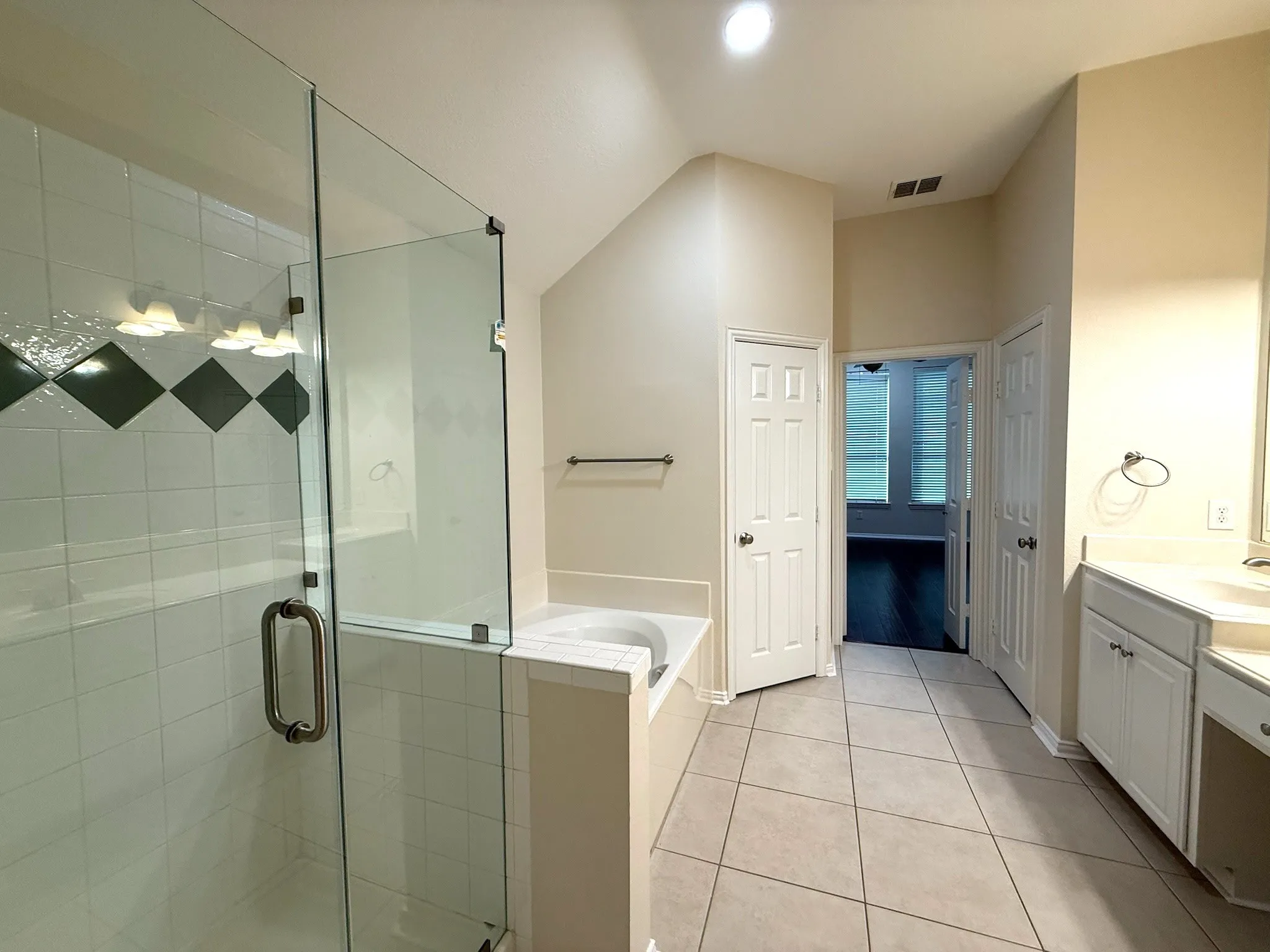 Single Family Residence For Sale in Denton County , 131 Fallkirk Drive, Coppell, Texas 75019, 4 Bedroom, 2 Bathroom, 2 Garage spaces, 2,356 Sqft, built in 2001, mls#21382335, Real Estate Agent in Coppell, Homes For Sale in Denton county, Homes For Sale in Coppell, Realtor in Coppell Texas, Real Estate Brokerage Independent Realty Texas, Luminita Cordes Realtor