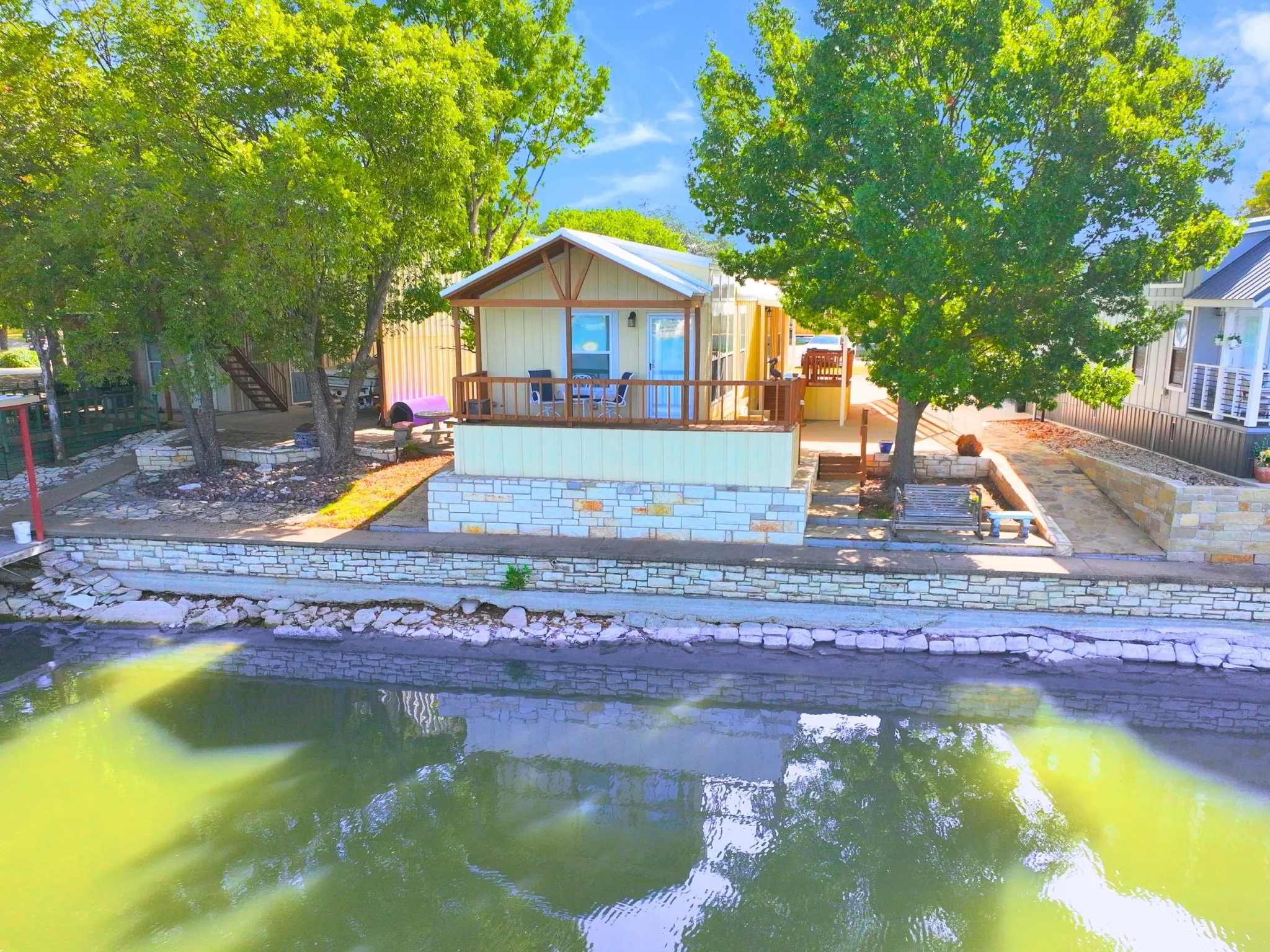 Mobile Home For Sale in Hood County , 819 Brazos Harbor Circle, Granbury, Texas 76048, 2 Bedroom, 2 Bathroom, Garage spaces, 840 Sqft, built in 2022, mls#21384677, Real Estate Agent in Granbury, Homes For Sale in Hood county, Homes For Sale in Granbury, Realtor in Granbury Texas, Real Estate Brokerage Independent Realty Texas, Luminita Cordes Realtor
