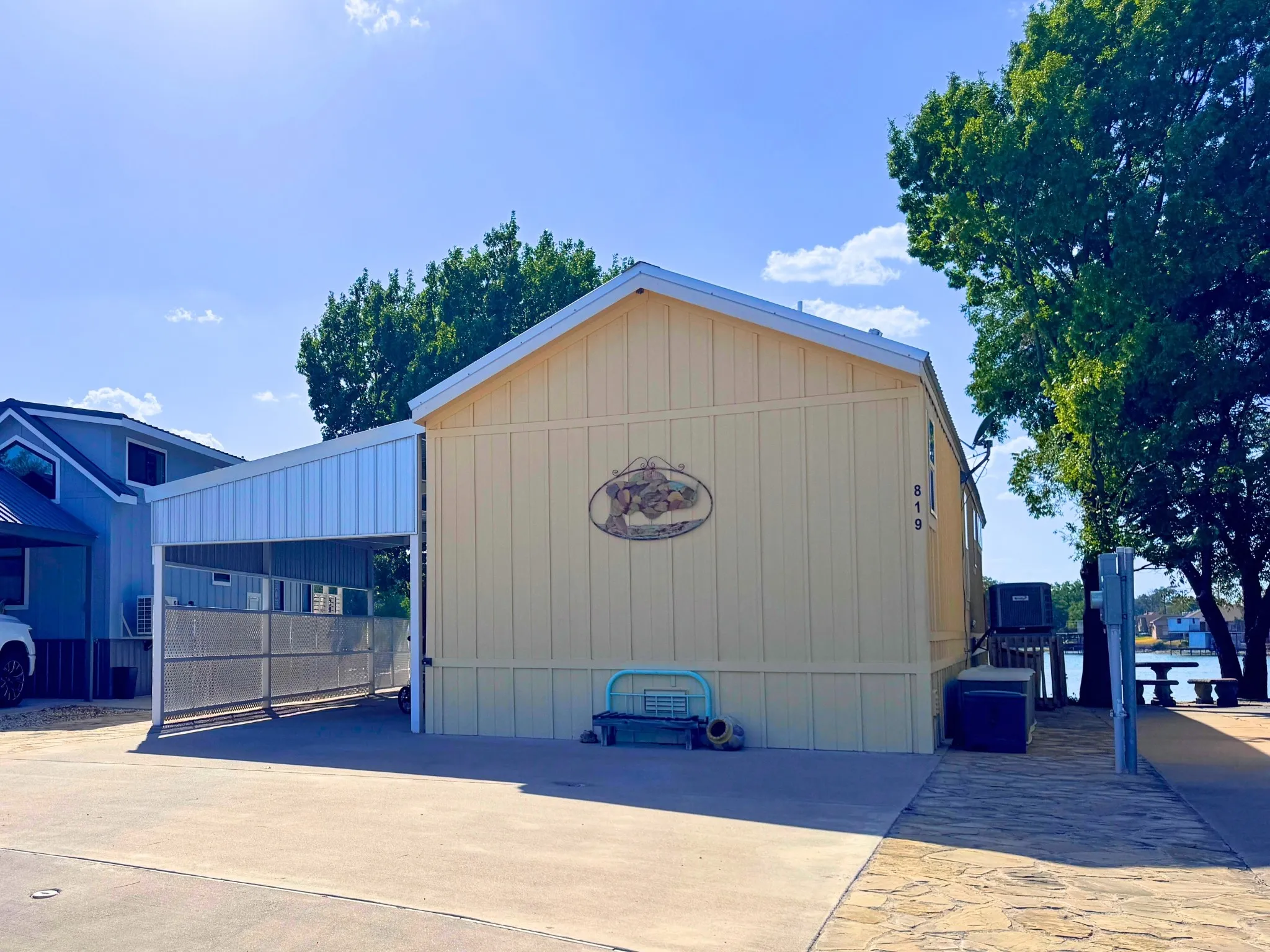Mobile Home For Sale in Hood County , 819 Brazos Harbor Circle, Granbury, Texas 76048, 2 Bedroom, 2 Bathroom, Garage spaces, 840 Sqft, built in 2022, mls#21384677, Real Estate Agent in Granbury, Homes For Sale in Hood county, Homes For Sale in Granbury, Realtor in Granbury Texas, Real Estate Brokerage Independent Realty Texas, Luminita Cordes Realtor