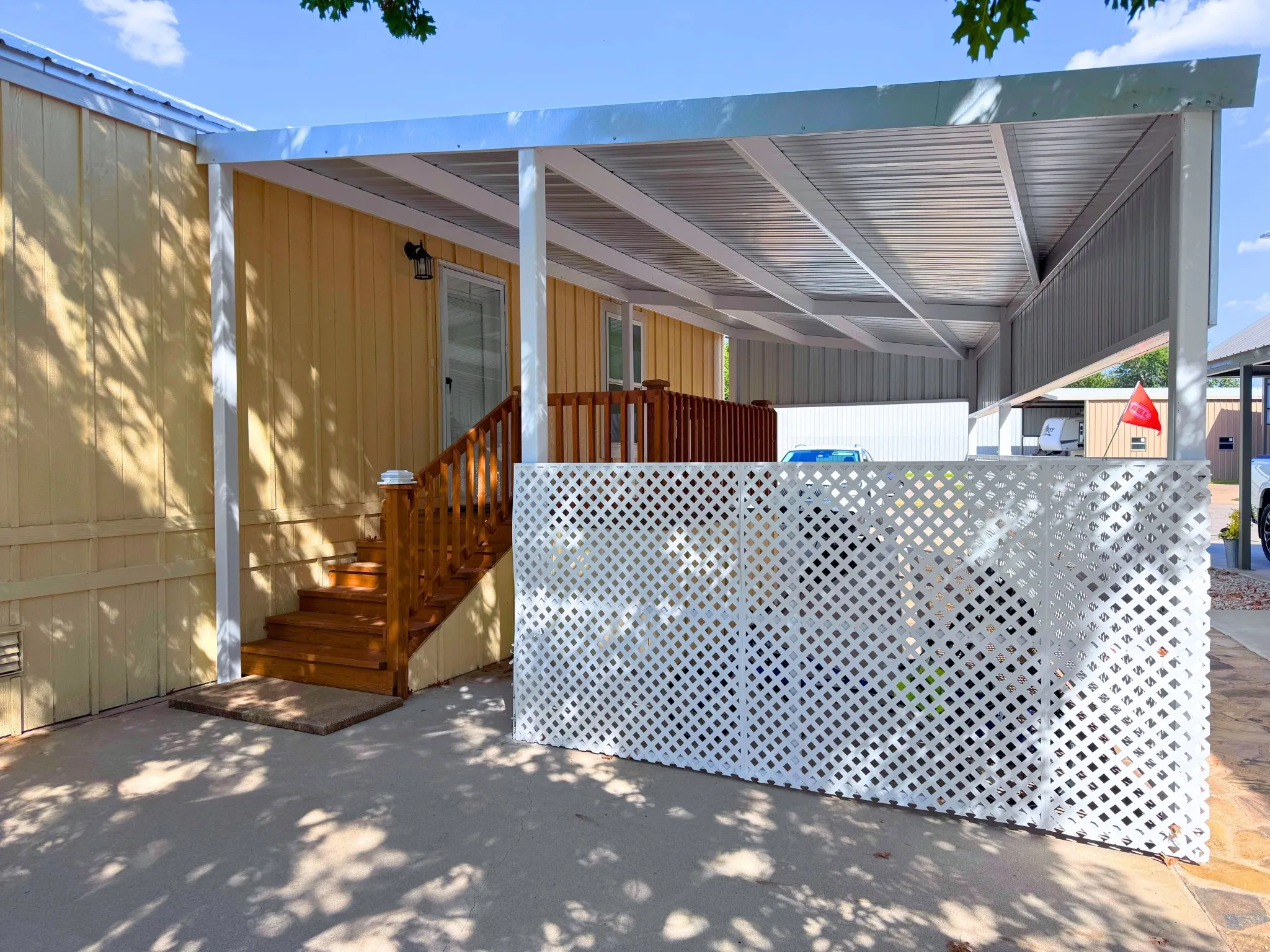 Mobile Home For Sale in Hood County , 819 Brazos Harbor Circle, Granbury, Texas 76048, 2 Bedroom, 2 Bathroom, Garage spaces, 840 Sqft, built in 2022, mls#21384677, Real Estate Agent in Granbury, Homes For Sale in Hood county, Homes For Sale in Granbury, Realtor in Granbury Texas, Real Estate Brokerage Independent Realty Texas, Luminita Cordes Realtor