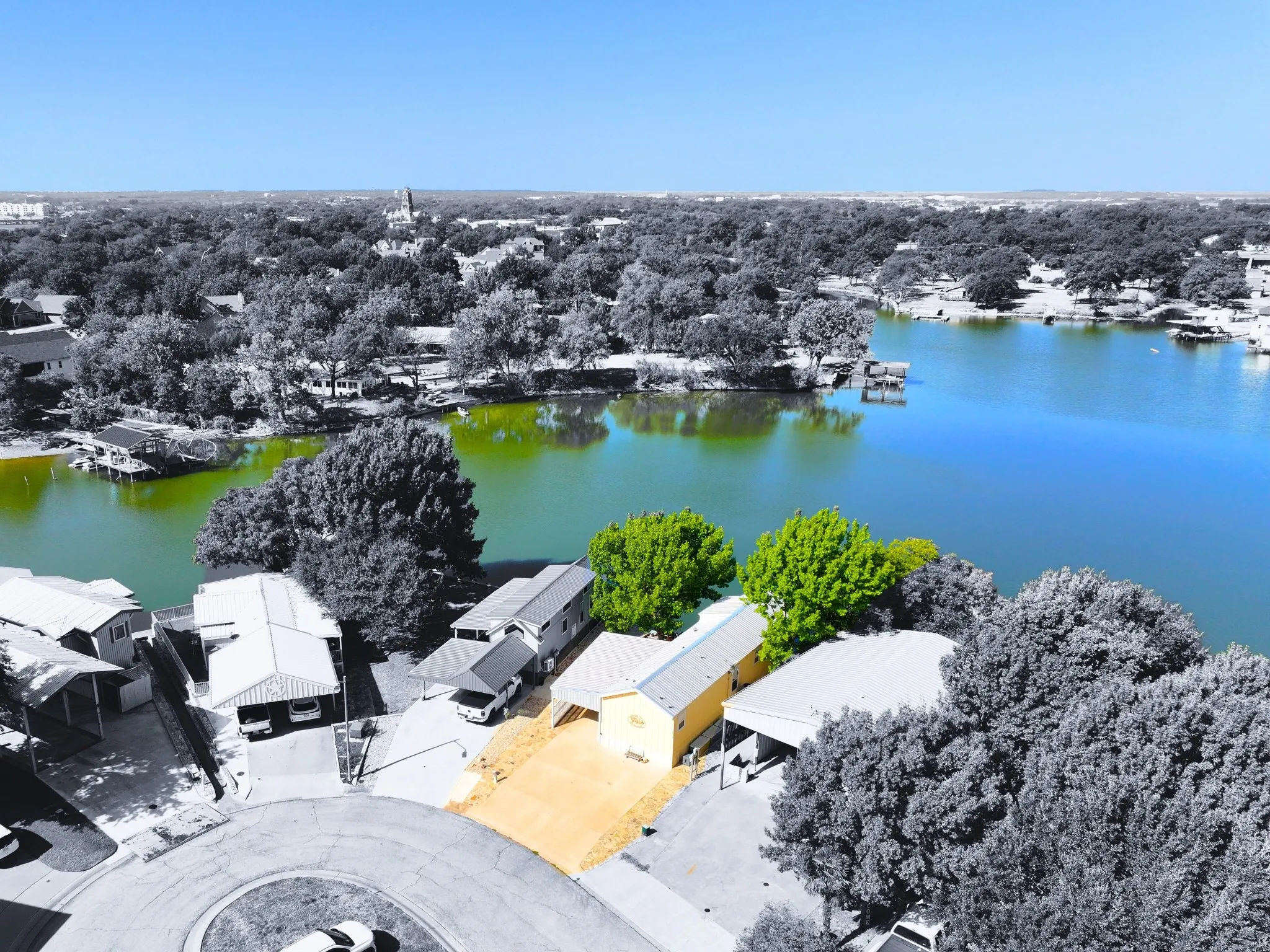 Mobile Home For Sale in Hood County , 819 Brazos Harbor Circle, Granbury, Texas 76048, 2 Bedroom, 2 Bathroom, Garage spaces, 840 Sqft, built in 2022, mls#21384677, Real Estate Agent in Granbury, Homes For Sale in Hood county, Homes For Sale in Granbury, Realtor in Granbury Texas, Real Estate Brokerage Independent Realty Texas, Luminita Cordes Realtor