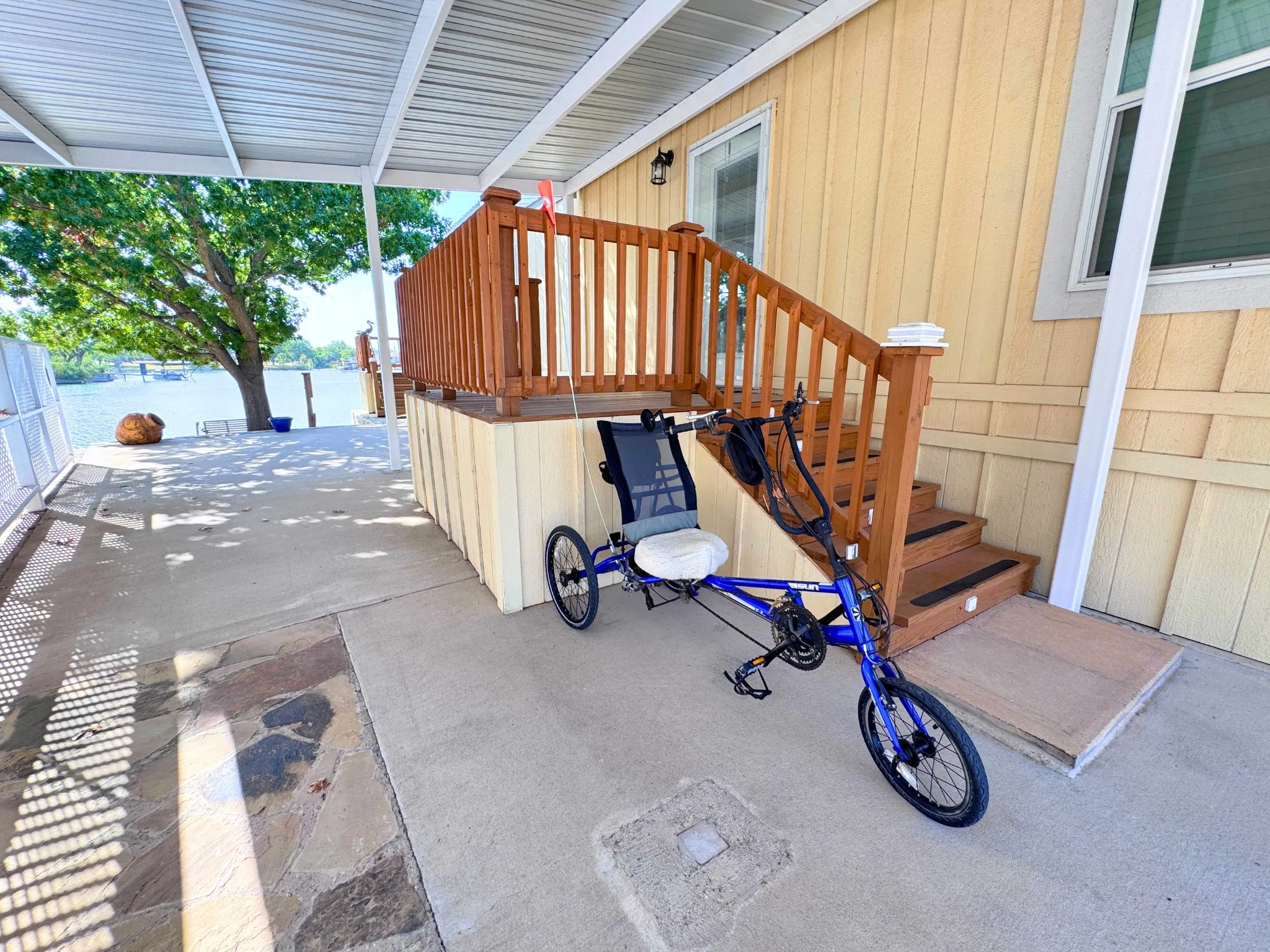 Mobile Home For Sale in Hood County , 819 Brazos Harbor Circle, Granbury, Texas 76048, 2 Bedroom, 2 Bathroom, Garage spaces, 840 Sqft, built in 2022, mls#21384677, Real Estate Agent in Granbury, Homes For Sale in Hood county, Homes For Sale in Granbury, Realtor in Granbury Texas, Real Estate Brokerage Independent Realty Texas, Luminita Cordes Realtor
