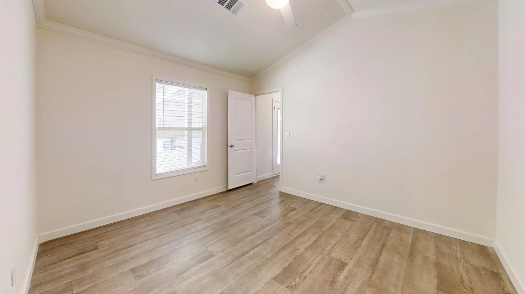 Mobile Home For Sale in Hood County , 819 Brazos Harbor Circle, Granbury, Texas 76048, 2 Bedroom, 2 Bathroom, Garage spaces, 840 Sqft, built in 2022, mls#21384677, Real Estate Agent in Granbury, Homes For Sale in Hood county, Homes For Sale in Granbury, Realtor in Granbury Texas, Real Estate Brokerage Independent Realty Texas, Luminita Cordes Realtor
