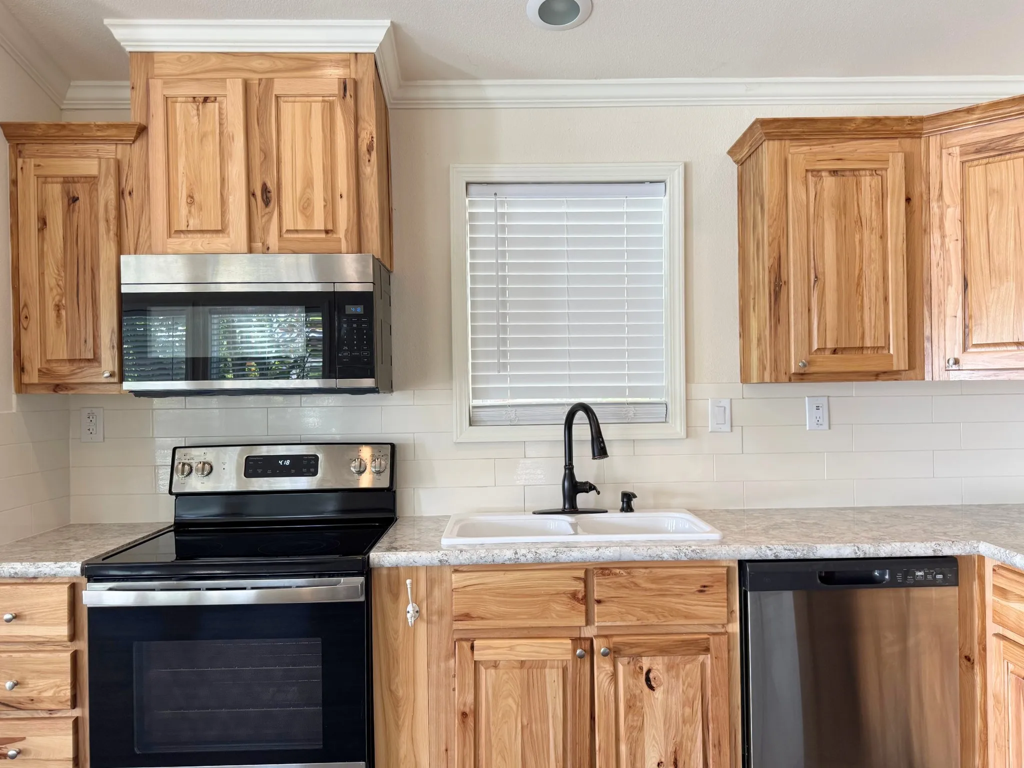 Mobile Home For Sale in Hood County , 819 Brazos Harbor Circle, Granbury, Texas 76048, 2 Bedroom, 2 Bathroom, Garage spaces, 840 Sqft, built in 2022, mls#21384677, Real Estate Agent in Granbury, Homes For Sale in Hood county, Homes For Sale in Granbury, Realtor in Granbury Texas, Real Estate Brokerage Independent Realty Texas, Luminita Cordes Realtor