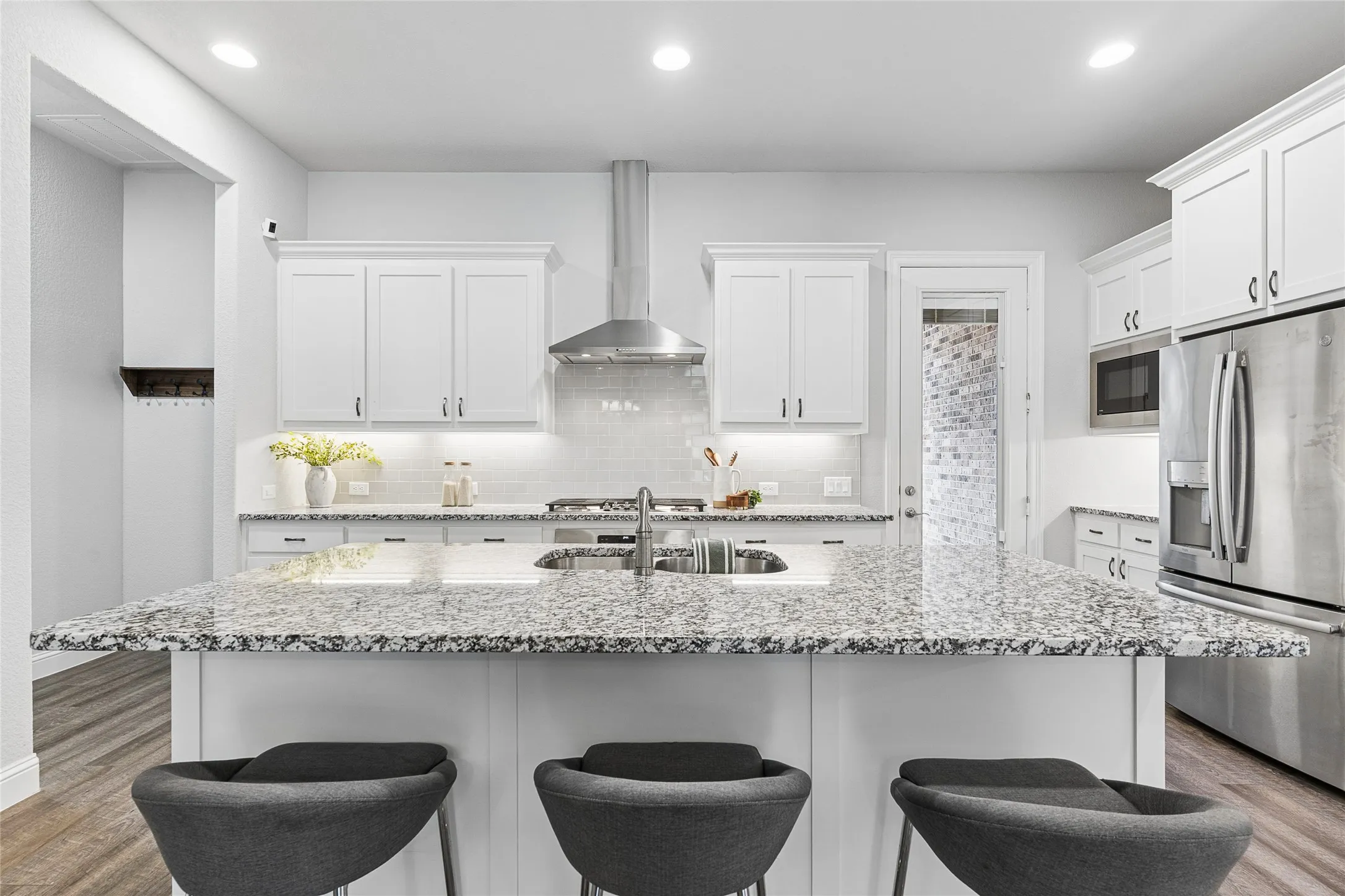 Townhouse For Sale in Tarrant County , 6904 Fairfield Lane, North Richland Hills, Texas 76182, 2 Bedroom, 2 Bathroom, 2 Garage spaces, 1,692 Sqft, built in 2018, mls#21385463, Real Estate Agent in North Richland Hills, Homes For Sale in Tarrant county, Homes For Sale in North Richland Hills, Realtor in North Richland Hills Texas, Real Estate Brokerage Independent Realty Texas, Luminita Cordes Realtor