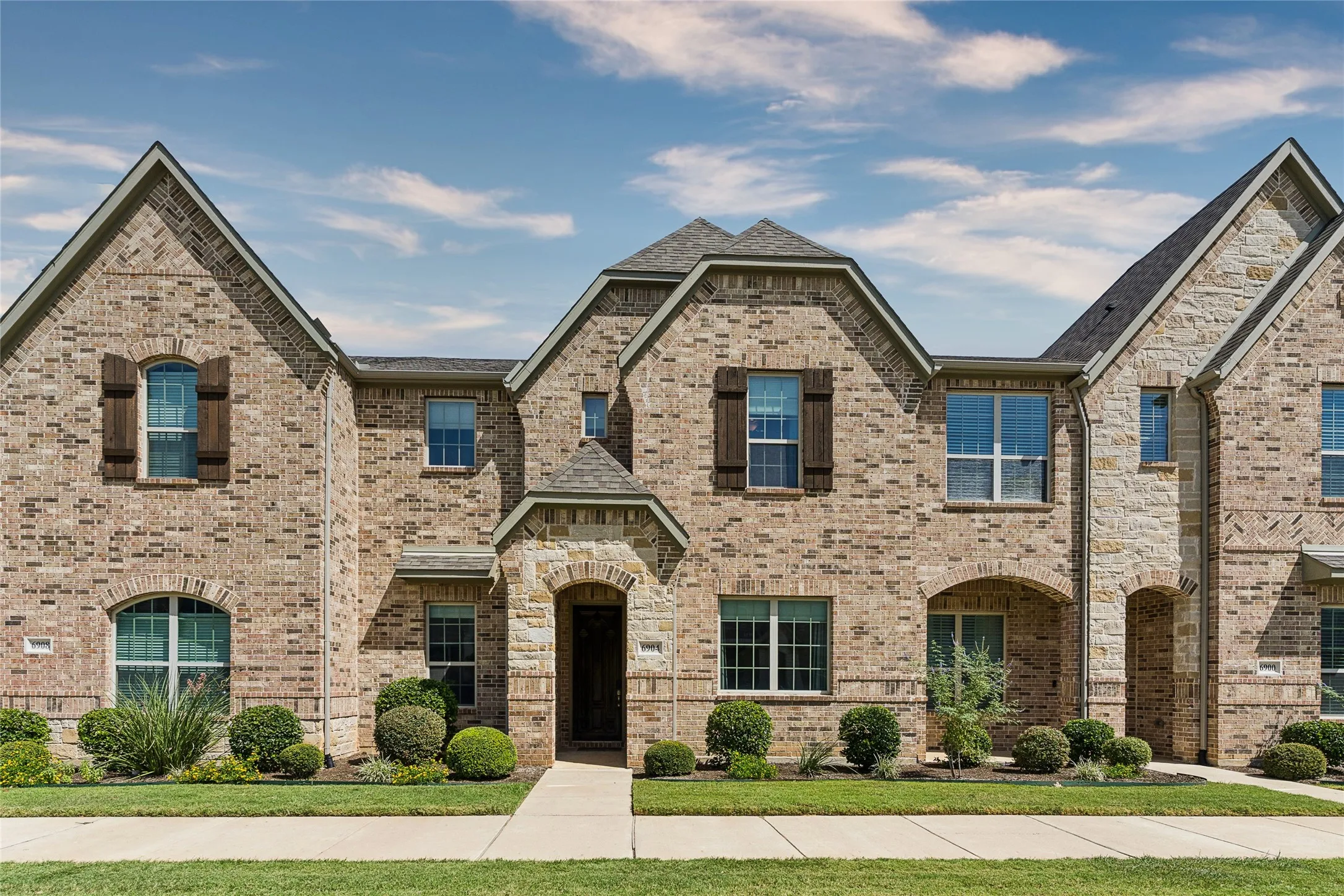 Townhouse For Sale in Tarrant County , 6904 Fairfield Lane, North Richland Hills, Texas 76182, 2 Bedroom, 2 Bathroom, 2 Garage spaces, 1,692 Sqft, built in 2018, mls#21385463, Real Estate Agent in North Richland Hills, Homes For Sale in Tarrant county, Homes For Sale in North Richland Hills, Realtor in North Richland Hills Texas, Real Estate Brokerage Independent Realty Texas, Luminita Cordes Realtor