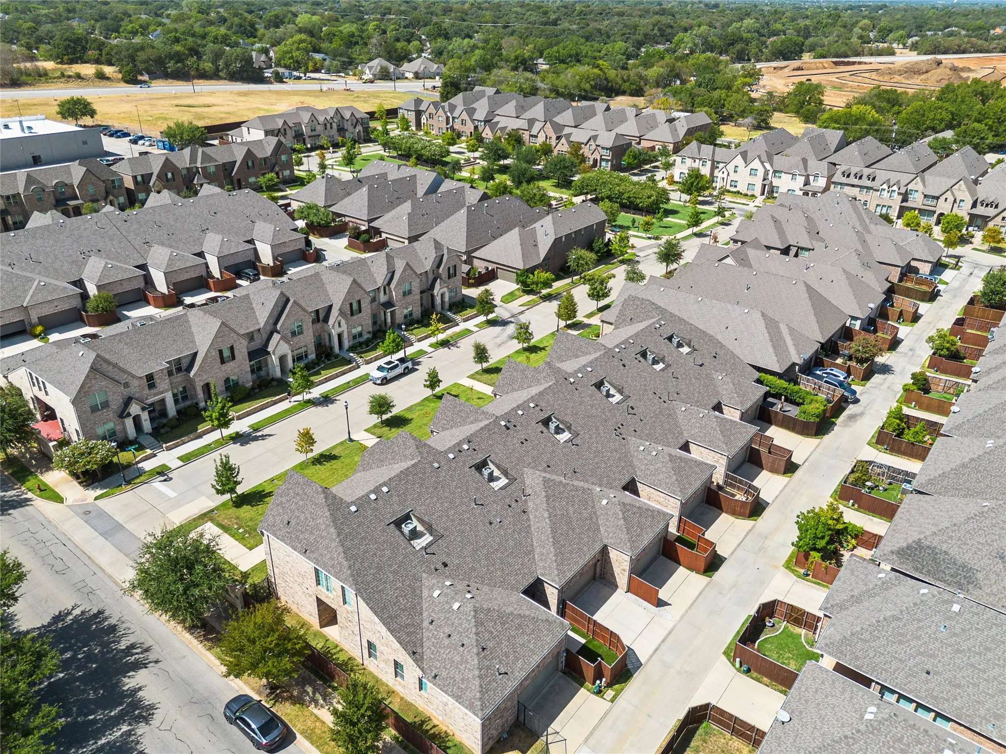 Townhouse For Sale in Tarrant County , 6904 Fairfield Lane, North Richland Hills, Texas 76182, 2 Bedroom, 2 Bathroom, 2 Garage spaces, 1,692 Sqft, built in 2018, mls#21385463, Real Estate Agent in North Richland Hills, Homes For Sale in Tarrant county, Homes For Sale in North Richland Hills, Realtor in North Richland Hills Texas, Real Estate Brokerage Independent Realty Texas, Luminita Cordes Realtor