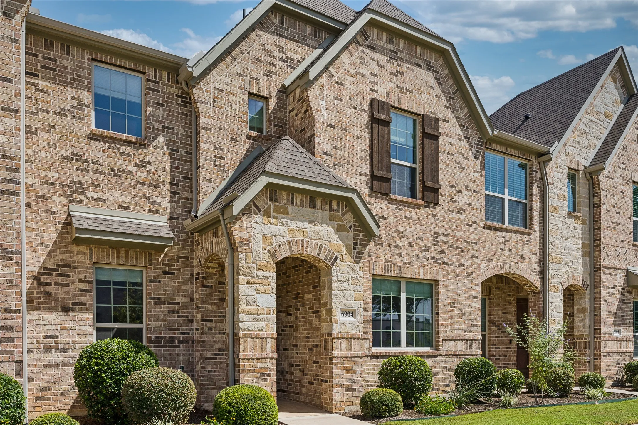 Townhouse For Sale in Tarrant County , 6904 Fairfield Lane, North Richland Hills, Texas 76182, 2 Bedroom, 2 Bathroom, 2 Garage spaces, 1,692 Sqft, built in 2018, mls#21385463, Real Estate Agent in North Richland Hills, Homes For Sale in Tarrant county, Homes For Sale in North Richland Hills, Realtor in North Richland Hills Texas, Real Estate Brokerage Independent Realty Texas, Luminita Cordes Realtor