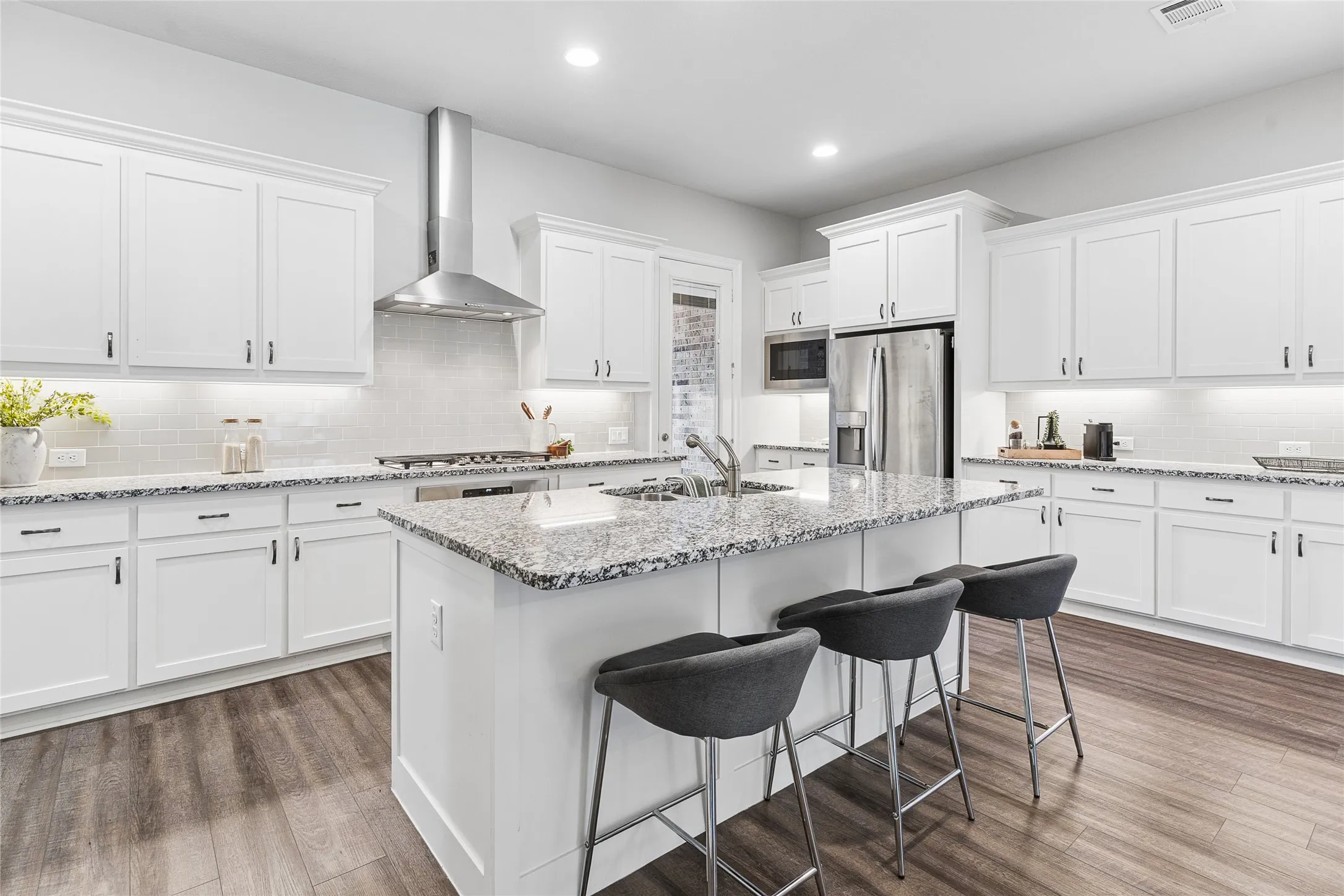 Townhouse For Sale in Tarrant County , 6904 Fairfield Lane, North Richland Hills, Texas 76182, 2 Bedroom, 2 Bathroom, 2 Garage spaces, 1,692 Sqft, built in 2018, mls#21385463, Real Estate Agent in North Richland Hills, Homes For Sale in Tarrant county, Homes For Sale in North Richland Hills, Realtor in North Richland Hills Texas, Real Estate Brokerage Independent Realty Texas, Luminita Cordes Realtor