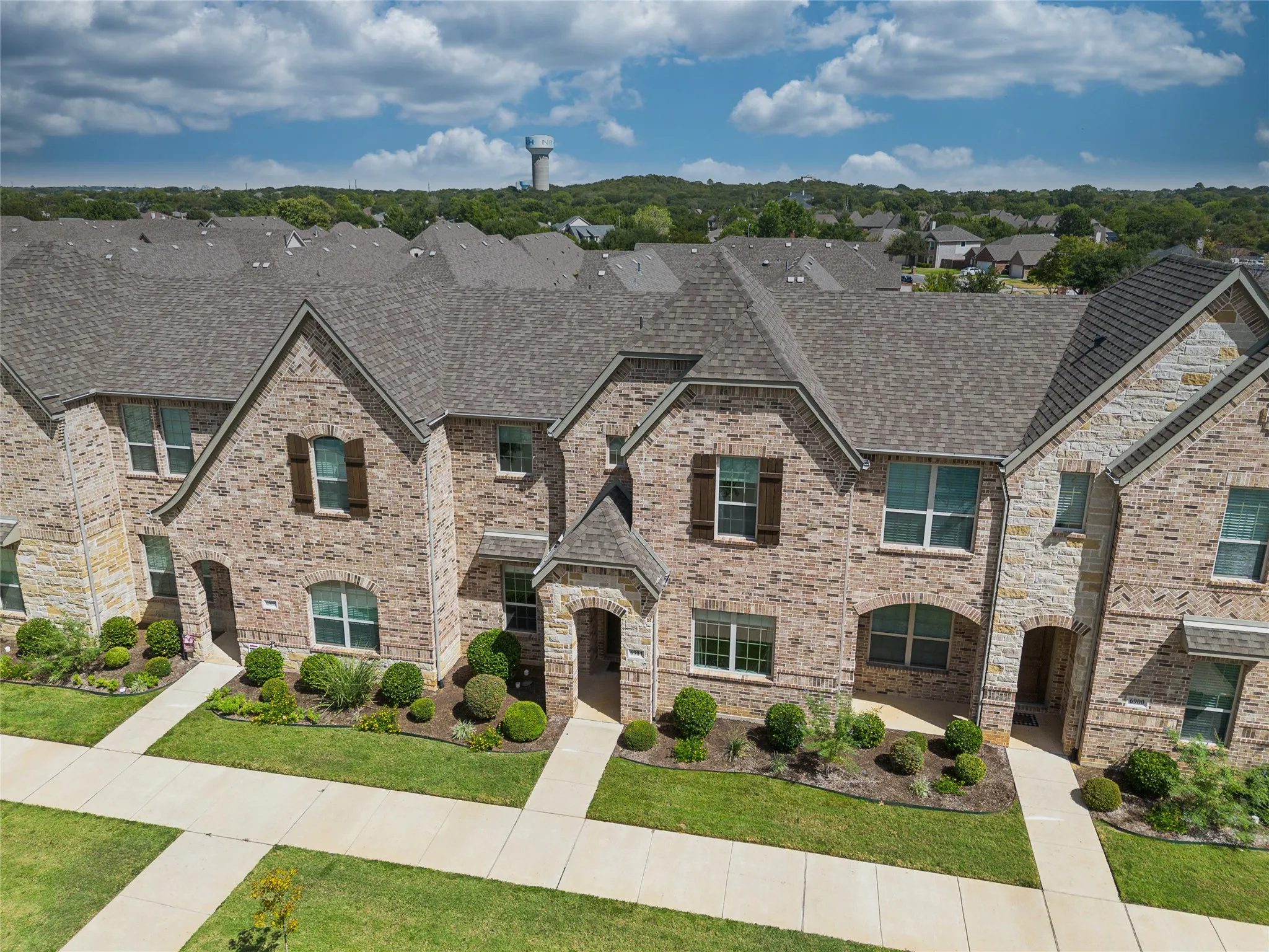 Townhouse For Sale in Tarrant County , 6904 Fairfield Lane, North Richland Hills, Texas 76182, 2 Bedroom, 2 Bathroom, 2 Garage spaces, 1,692 Sqft, built in 2018, mls#21385463, Real Estate Agent in North Richland Hills, Homes For Sale in Tarrant county, Homes For Sale in North Richland Hills, Realtor in North Richland Hills Texas, Real Estate Brokerage Independent Realty Texas, Luminita Cordes Realtor