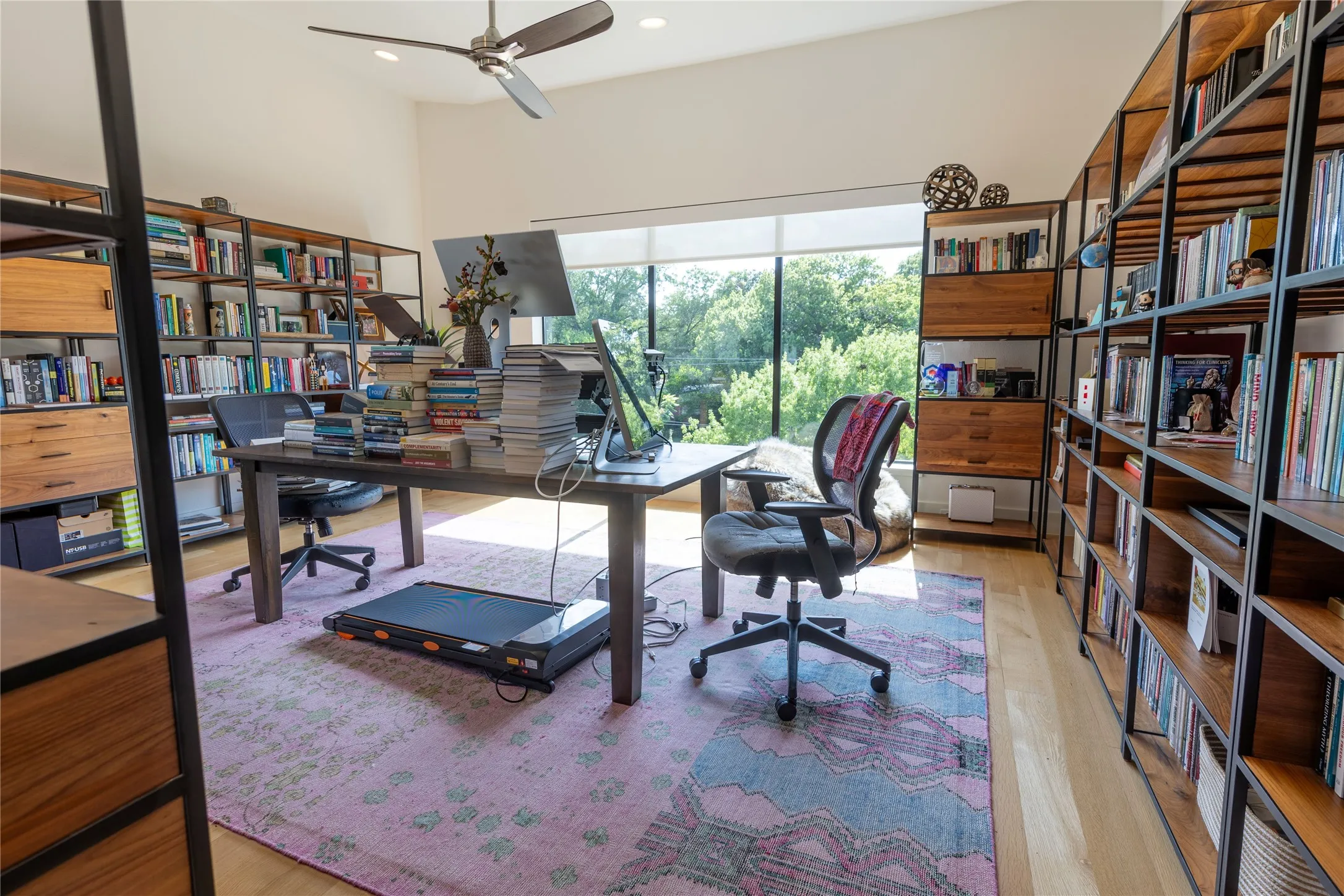 Single Family Residence For Sale in Dallas County , 1510 Eastus Drive, Dallas, Texas 75208, 4 Bedroom, 5 Bathroom, 2 Garage spaces, 4,733 Sqft, built in 2017, mls#21388041, Real Estate Agent in Dallas, Homes For Sale in Dallas county, Homes For Sale in Dallas, Realtor in Dallas Texas, Real Estate Brokerage Independent Realty Texas, Luminita Cordes Realtor