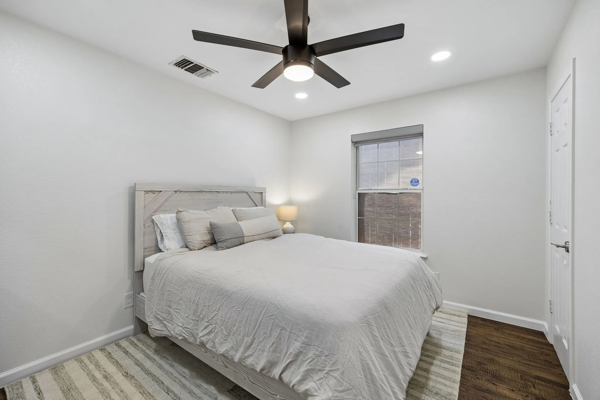 Single Family Residence For Rent in Dallas County , 630 W Neely Street, Dallas, Texas 75208, 3 Bedroom, 2 Bathroom, 1 Garage spaces, 1,415 Sqft, built in 2004, mls#21388958, Real Estate Agent in Dallas, Homes For Rent in Dallas county, Homes For Rent in Dallas, Realtor in Dallas Texas, Real Estate Brokerage Independent Realty Texas, Luminita Cordes Realtor