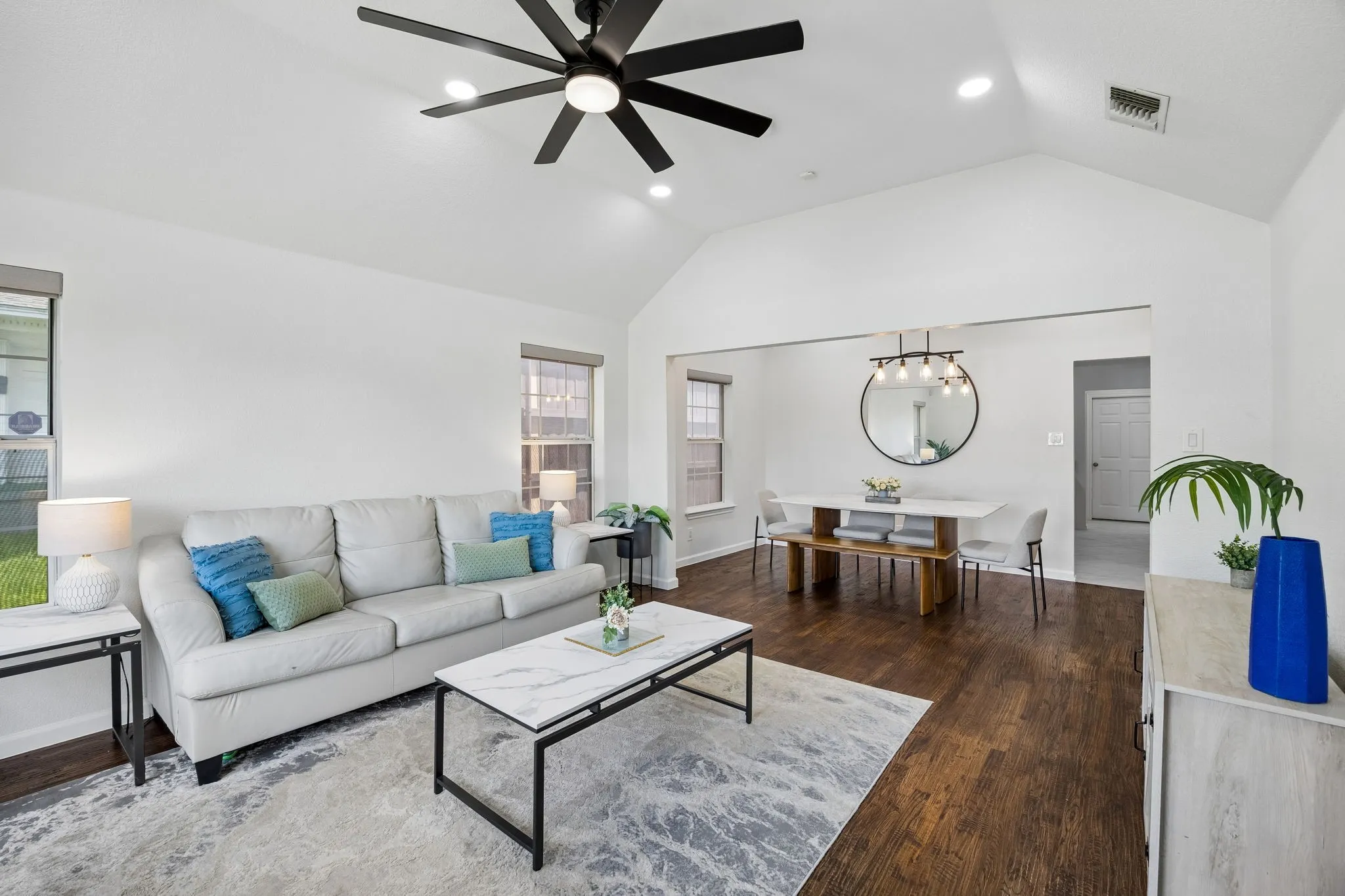 Single Family Residence For Rent in Dallas County , 630 W Neely Street, Dallas, Texas 75208, 3 Bedroom, 2 Bathroom, 1 Garage spaces, 1,415 Sqft, built in 2004, mls#21388958, Real Estate Agent in Dallas, Homes For Rent in Dallas county, Homes For Rent in Dallas, Realtor in Dallas Texas, Real Estate Brokerage Independent Realty Texas, Luminita Cordes Realtor