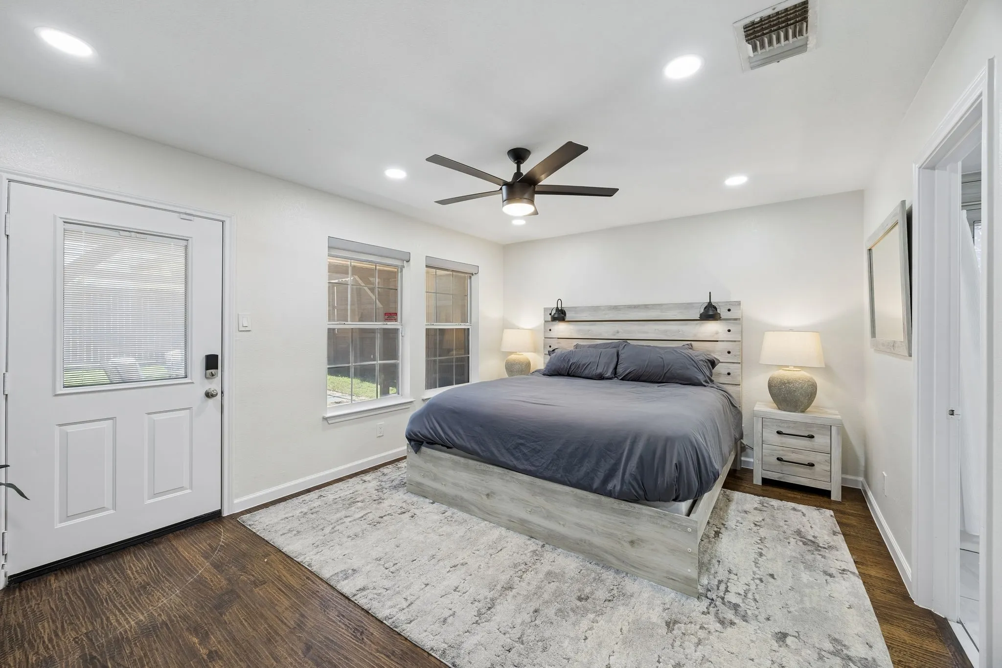 Single Family Residence For Rent in Dallas County , 630 W Neely Street, Dallas, Texas 75208, 3 Bedroom, 2 Bathroom, 1 Garage spaces, 1,415 Sqft, built in 2004, mls#21388958, Real Estate Agent in Dallas, Homes For Rent in Dallas county, Homes For Rent in Dallas, Realtor in Dallas Texas, Real Estate Brokerage Independent Realty Texas, Luminita Cordes Realtor