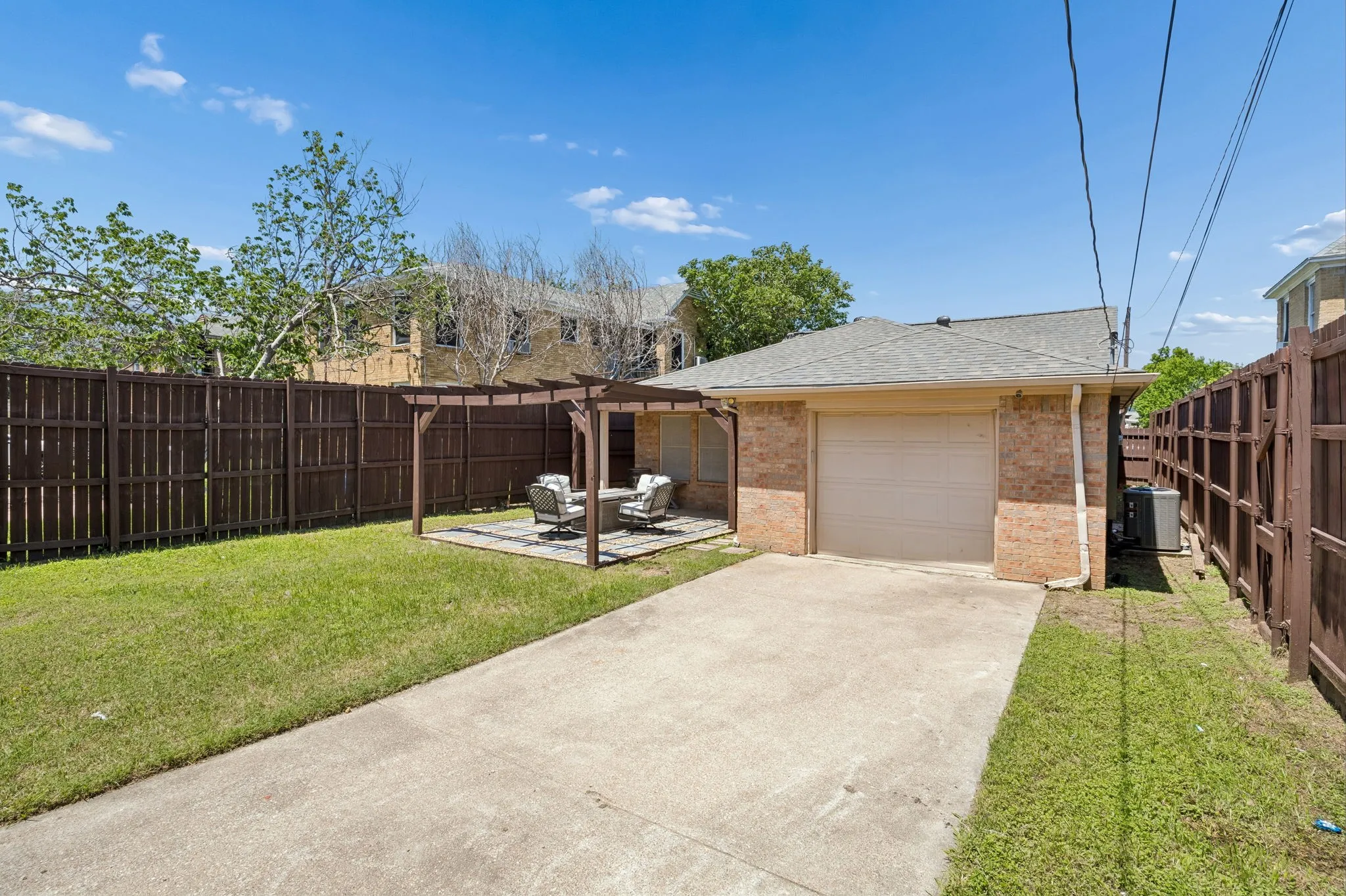 Single Family Residence For Rent in Dallas County , 630 W Neely Street, Dallas, Texas 75208, 3 Bedroom, 2 Bathroom, 1 Garage spaces, 1,415 Sqft, built in 2004, mls#21388958, Real Estate Agent in Dallas, Homes For Rent in Dallas county, Homes For Rent in Dallas, Realtor in Dallas Texas, Real Estate Brokerage Independent Realty Texas, Luminita Cordes Realtor