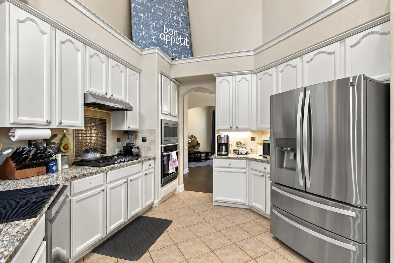 Single Family Residence For Sale in Denton County , 700 Paradise Cove, Shady Shores, Texas 76208, 4 Bedroom, 4 Bathroom, 3 Garage spaces, 3,568 Sqft, built in 2005, mls#21383966, Real Estate Agent in Shady Shores, Homes For Sale in Denton county, Homes For Sale in Shady Shores, Realtor in Shady Shores Texas, Real Estate Brokerage Independent Realty Texas, Luminita Cordes Realtor