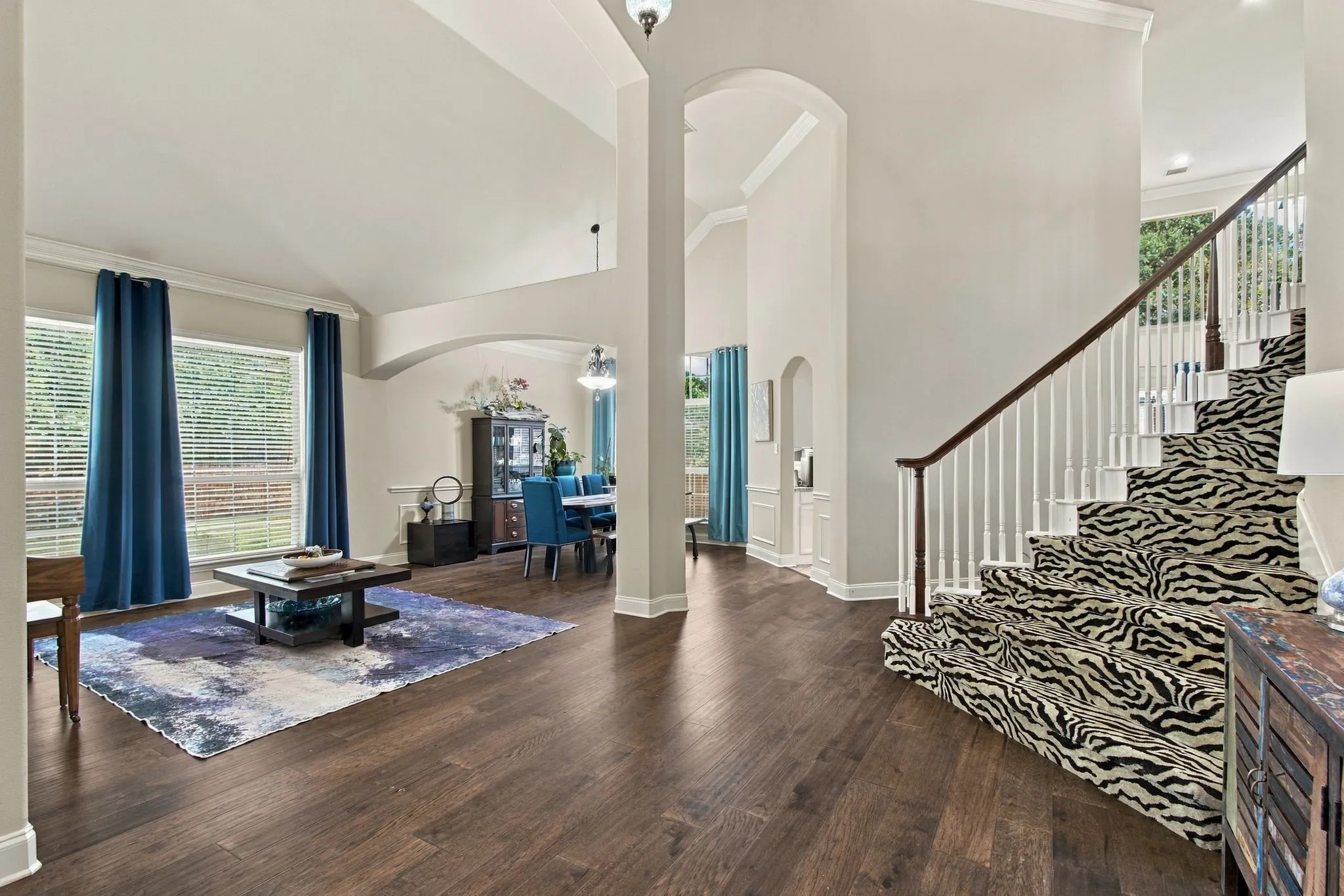 Single Family Residence For Sale in Denton County , 700 Paradise Cove, Shady Shores, Texas 76208, 4 Bedroom, 4 Bathroom, 3 Garage spaces, 3,568 Sqft, built in 2005, mls#21383966, Real Estate Agent in Shady Shores, Homes For Sale in Denton county, Homes For Sale in Shady Shores, Realtor in Shady Shores Texas, Real Estate Brokerage Independent Realty Texas, Luminita Cordes Realtor