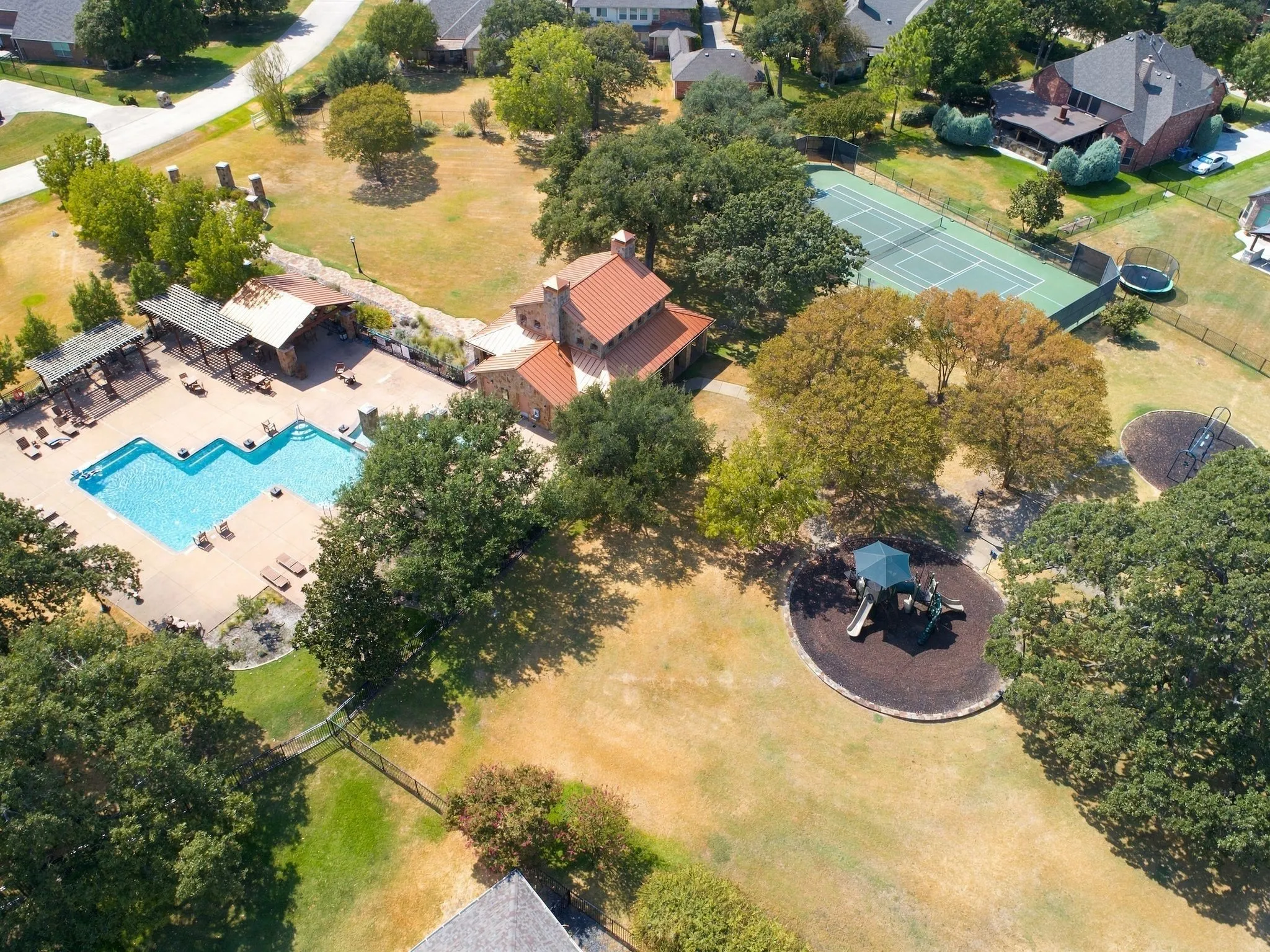 Single Family Residence For Sale in Denton County , 700 Paradise Cove, Shady Shores, Texas 76208, 4 Bedroom, 4 Bathroom, 3 Garage spaces, 3,568 Sqft, built in 2005, mls#21383966, Real Estate Agent in Shady Shores, Homes For Sale in Denton county, Homes For Sale in Shady Shores, Realtor in Shady Shores Texas, Real Estate Brokerage Independent Realty Texas, Luminita Cordes Realtor