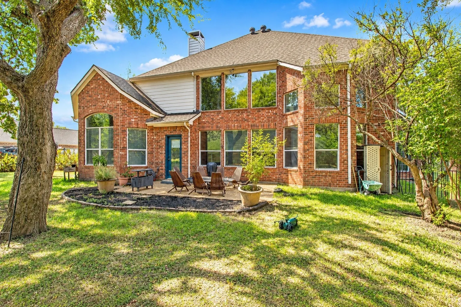 Single Family Residence For Sale in Denton County , 700 Paradise Cove, Shady Shores, Texas 76208, 4 Bedroom, 4 Bathroom, 3 Garage spaces, 3,568 Sqft, built in 2005, mls#21383966, Real Estate Agent in Shady Shores, Homes For Sale in Denton county, Homes For Sale in Shady Shores, Realtor in Shady Shores Texas, Real Estate Brokerage Independent Realty Texas, Luminita Cordes Realtor