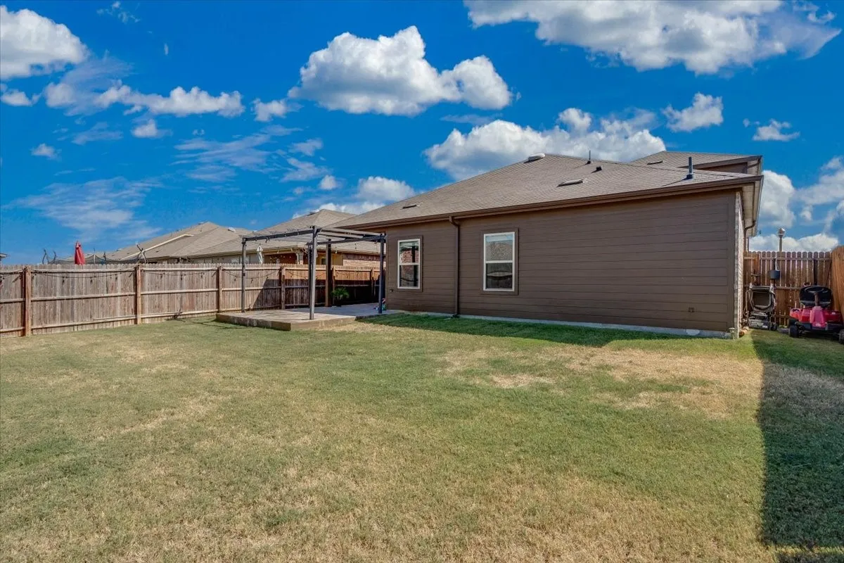 Single Family Residence For Sale in Denton County , 220 Evers Way, Denton, Texas 76207, 4 Bedroom, 3 Bathroom, 2 Garage spaces, 2,697 Sqft, built in 2019, mls#21389402, Real Estate Agent in Denton, Homes For Sale in Denton county, Homes For Sale in Denton, Realtor in Denton Texas, Real Estate Brokerage Independent Realty Texas, Luminita Cordes Realtor