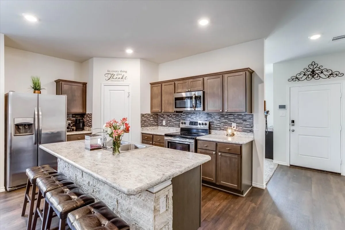 Single Family Residence For Sale in Denton County , 220 Evers Way, Denton, Texas 76207, 4 Bedroom, 3 Bathroom, 2 Garage spaces, 2,697 Sqft, built in 2019, mls#21389402, Real Estate Agent in Denton, Homes For Sale in Denton county, Homes For Sale in Denton, Realtor in Denton Texas, Real Estate Brokerage Independent Realty Texas, Luminita Cordes Realtor
