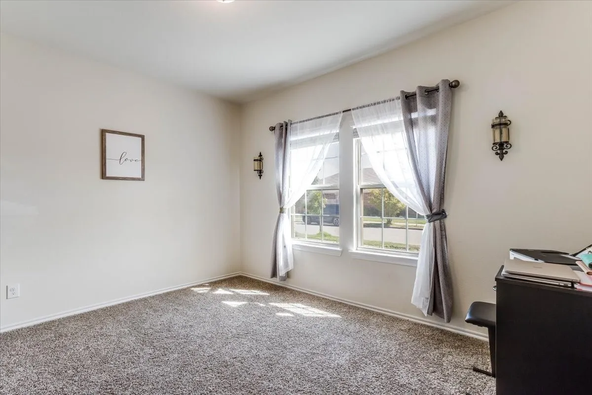 Single Family Residence For Sale in Denton County , 220 Evers Way, Denton, Texas 76207, 4 Bedroom, 3 Bathroom, 2 Garage spaces, 2,697 Sqft, built in 2019, mls#21389402, Real Estate Agent in Denton, Homes For Sale in Denton county, Homes For Sale in Denton, Realtor in Denton Texas, Real Estate Brokerage Independent Realty Texas, Luminita Cordes Realtor