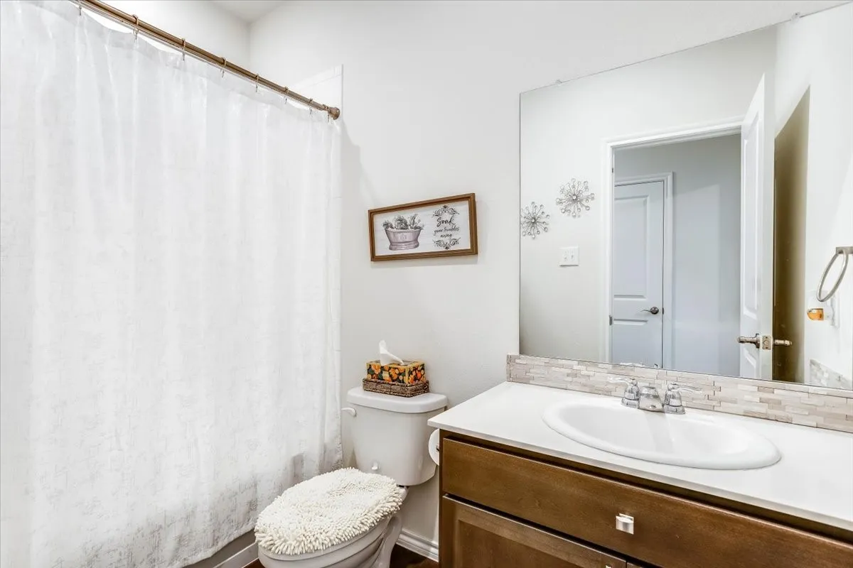 Single Family Residence For Sale in Denton County , 220 Evers Way, Denton, Texas 76207, 4 Bedroom, 3 Bathroom, 2 Garage spaces, 2,697 Sqft, built in 2019, mls#21389402, Real Estate Agent in Denton, Homes For Sale in Denton county, Homes For Sale in Denton, Realtor in Denton Texas, Real Estate Brokerage Independent Realty Texas, Luminita Cordes Realtor